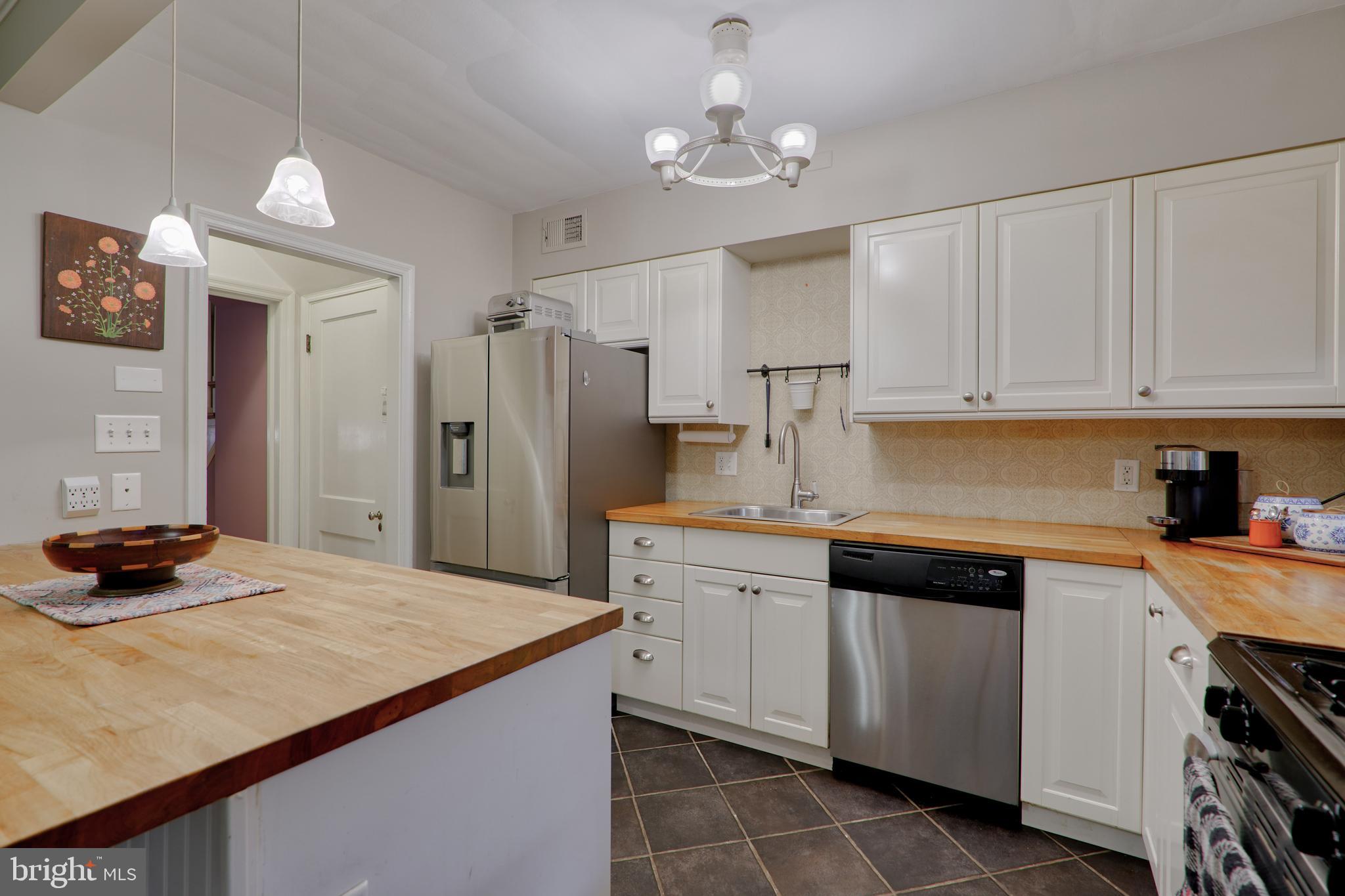 LAKE WALKER - Residential