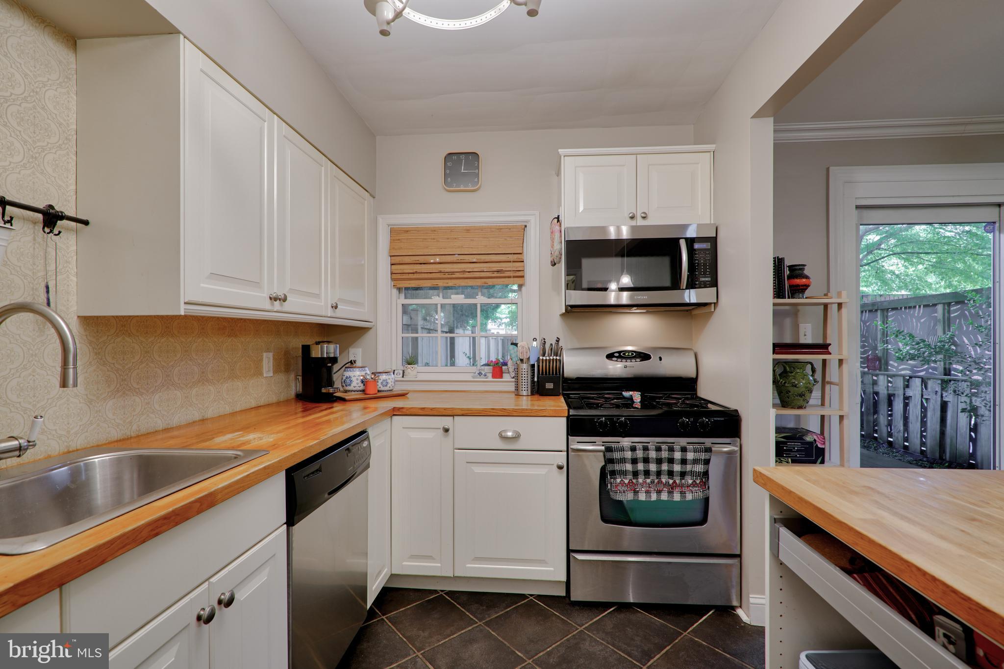 LAKE WALKER - Residential