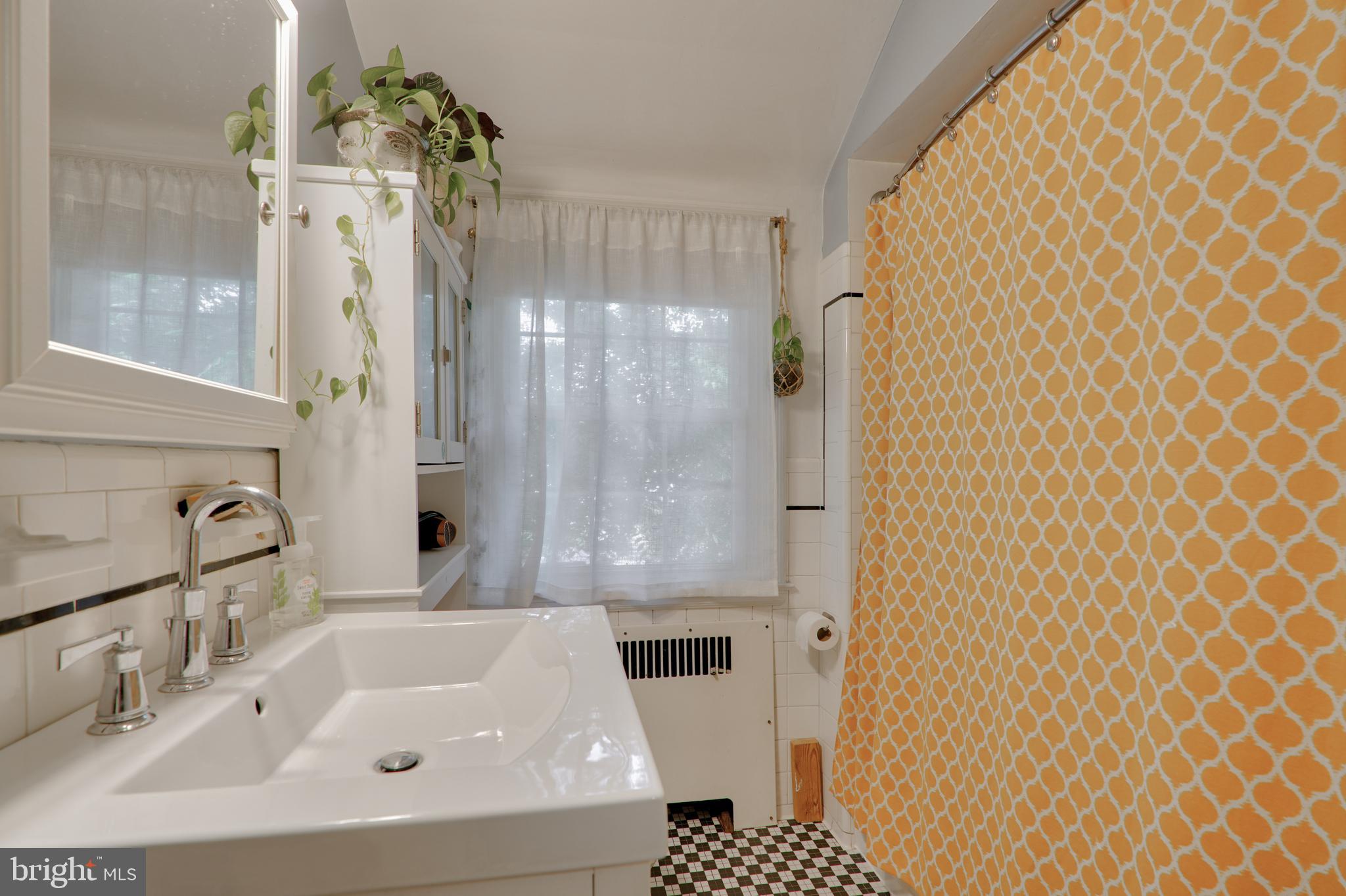 LAKE WALKER - Residential