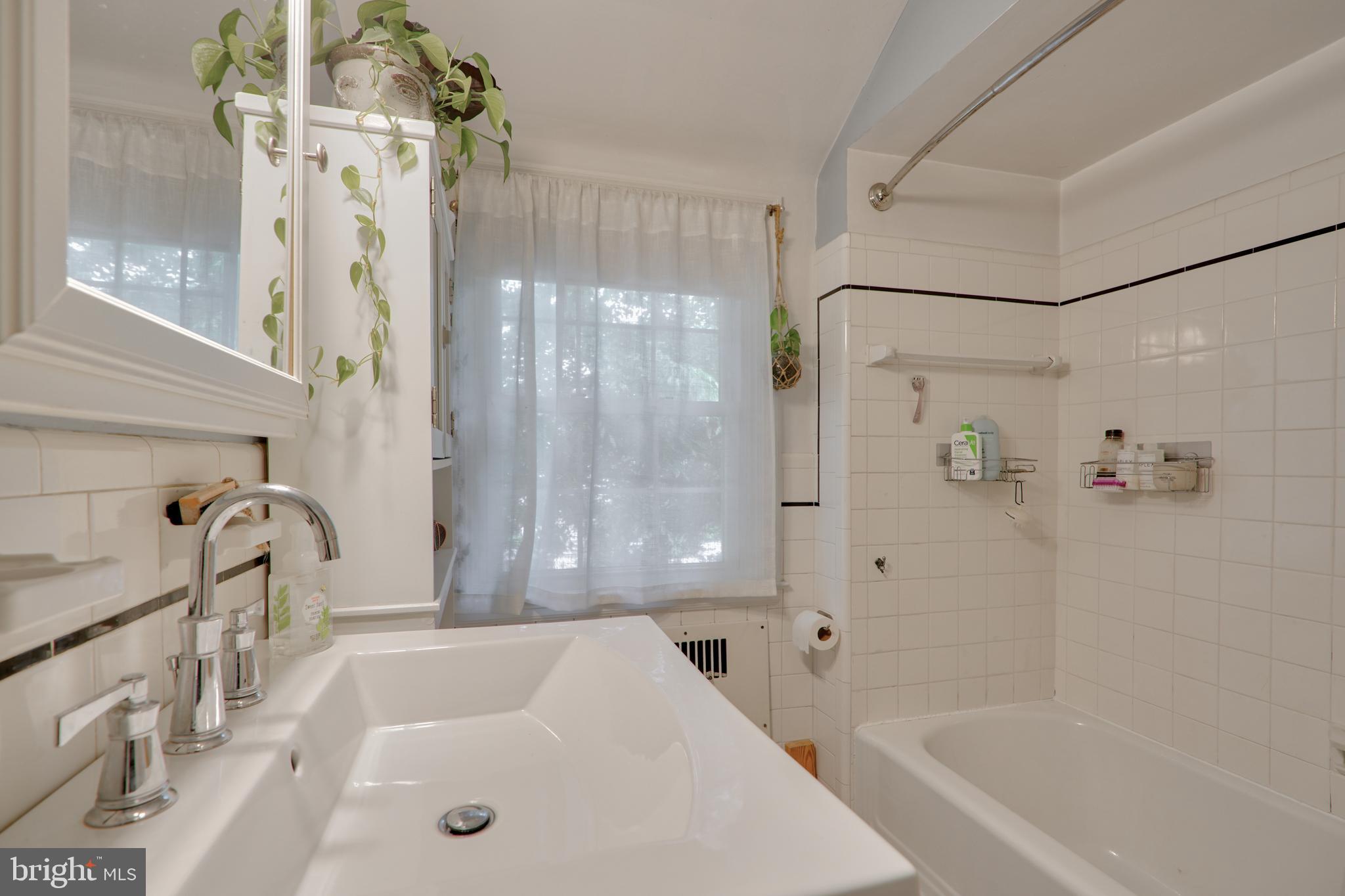 LAKE WALKER - Residential