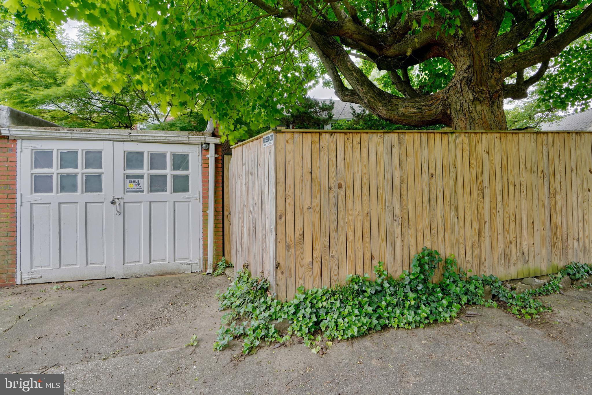 LAKE WALKER - Residential