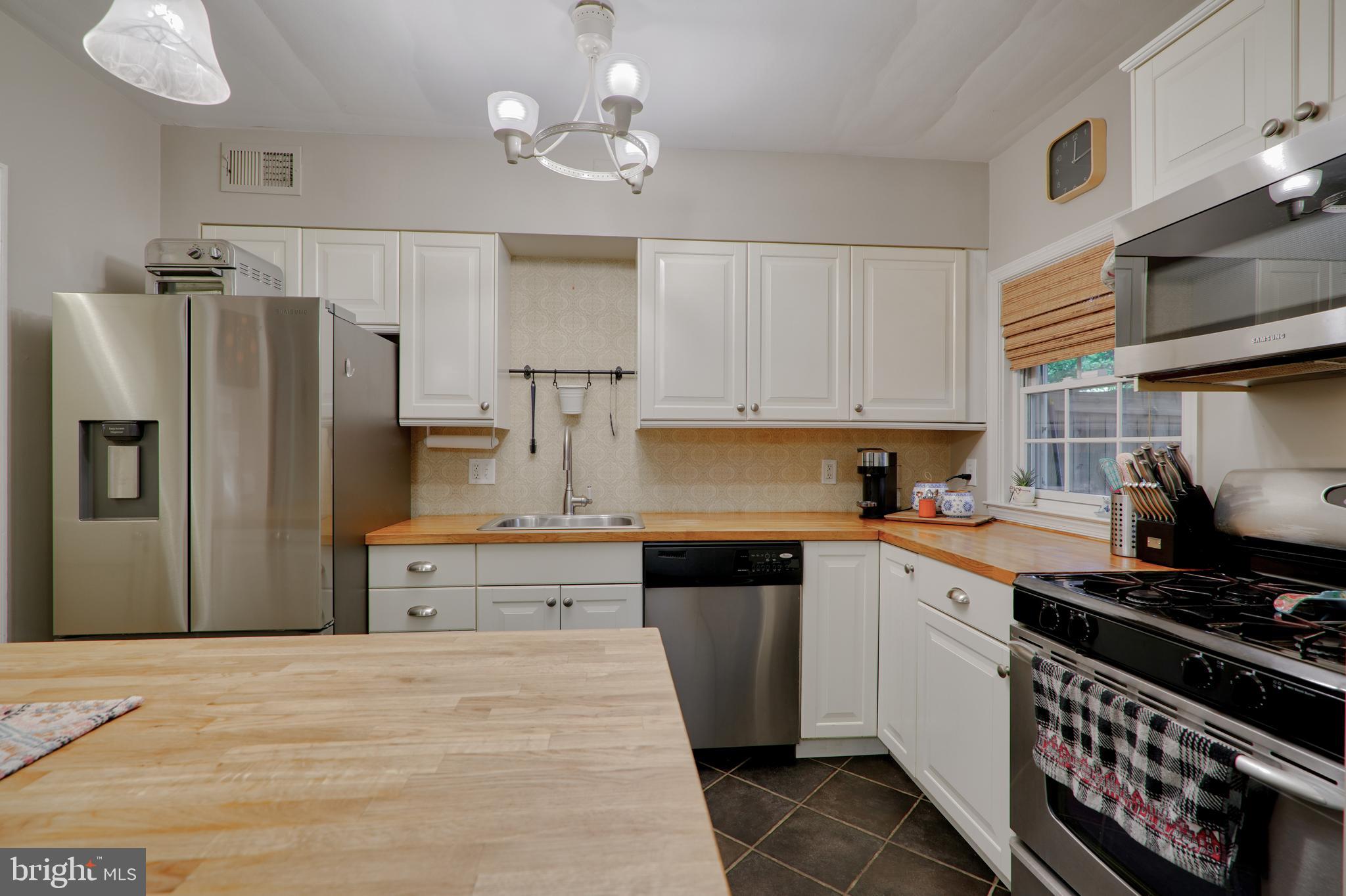 LAKE WALKER - Residential