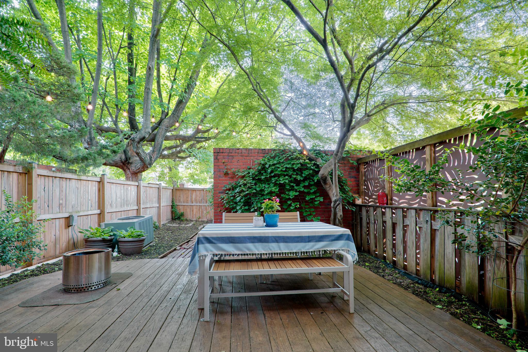 LAKE WALKER - Residential