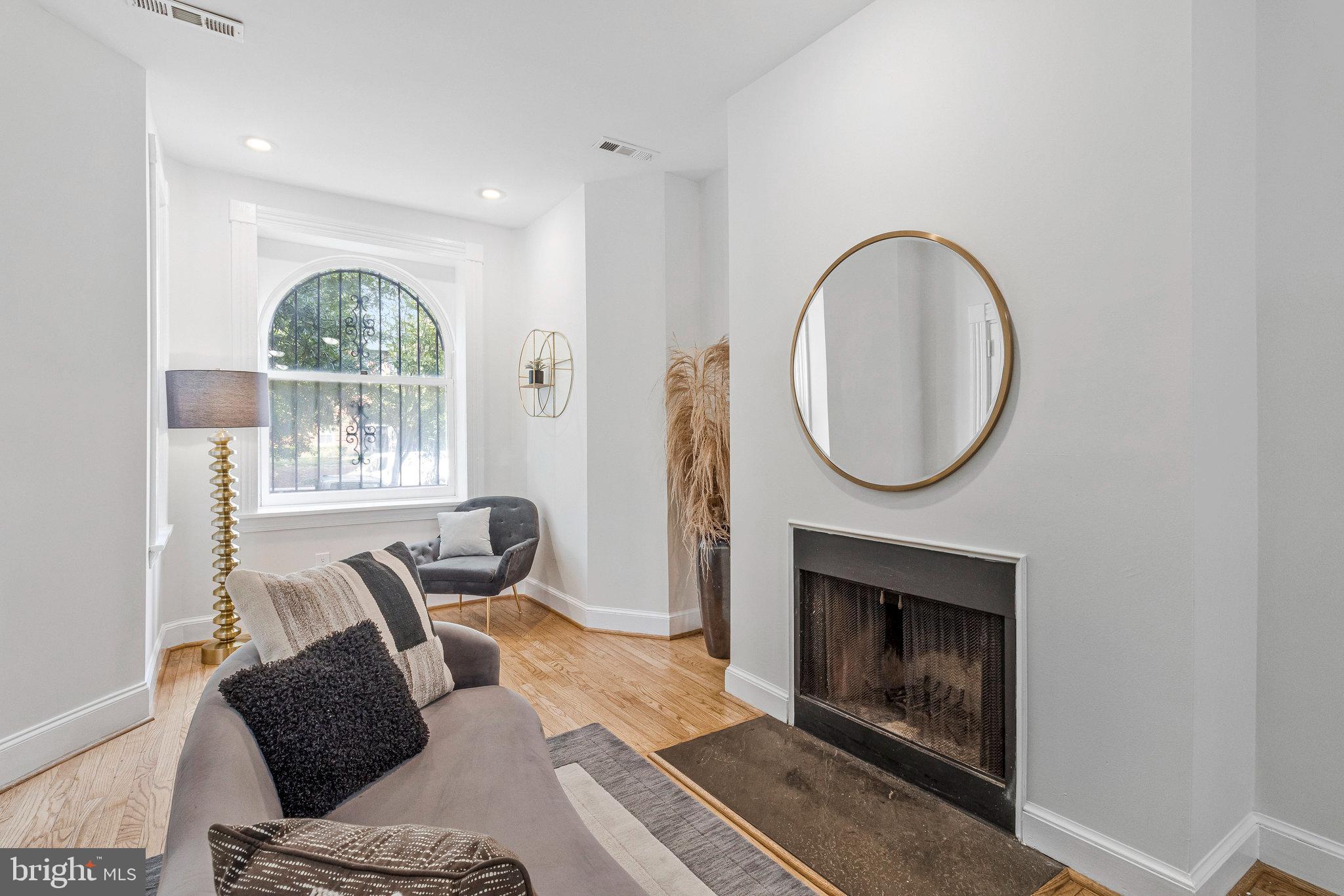 1443 EAST CAPITOL STREET SE 1