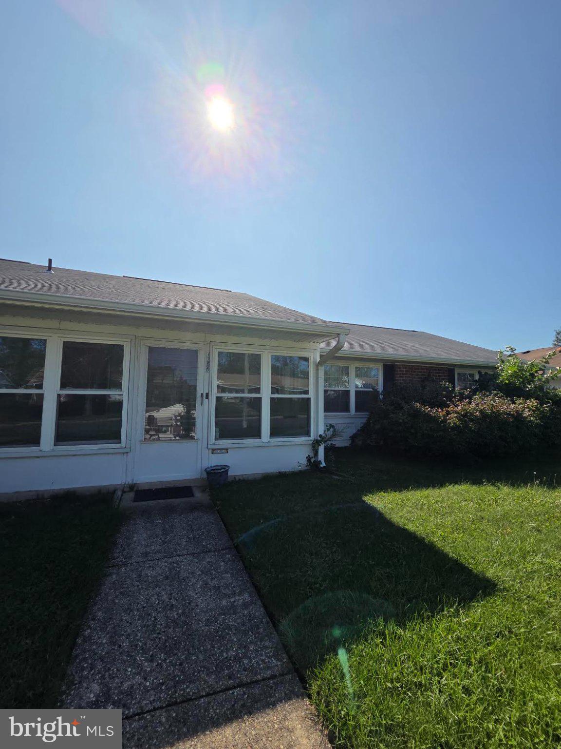 1198 SHETLAND DRIVE