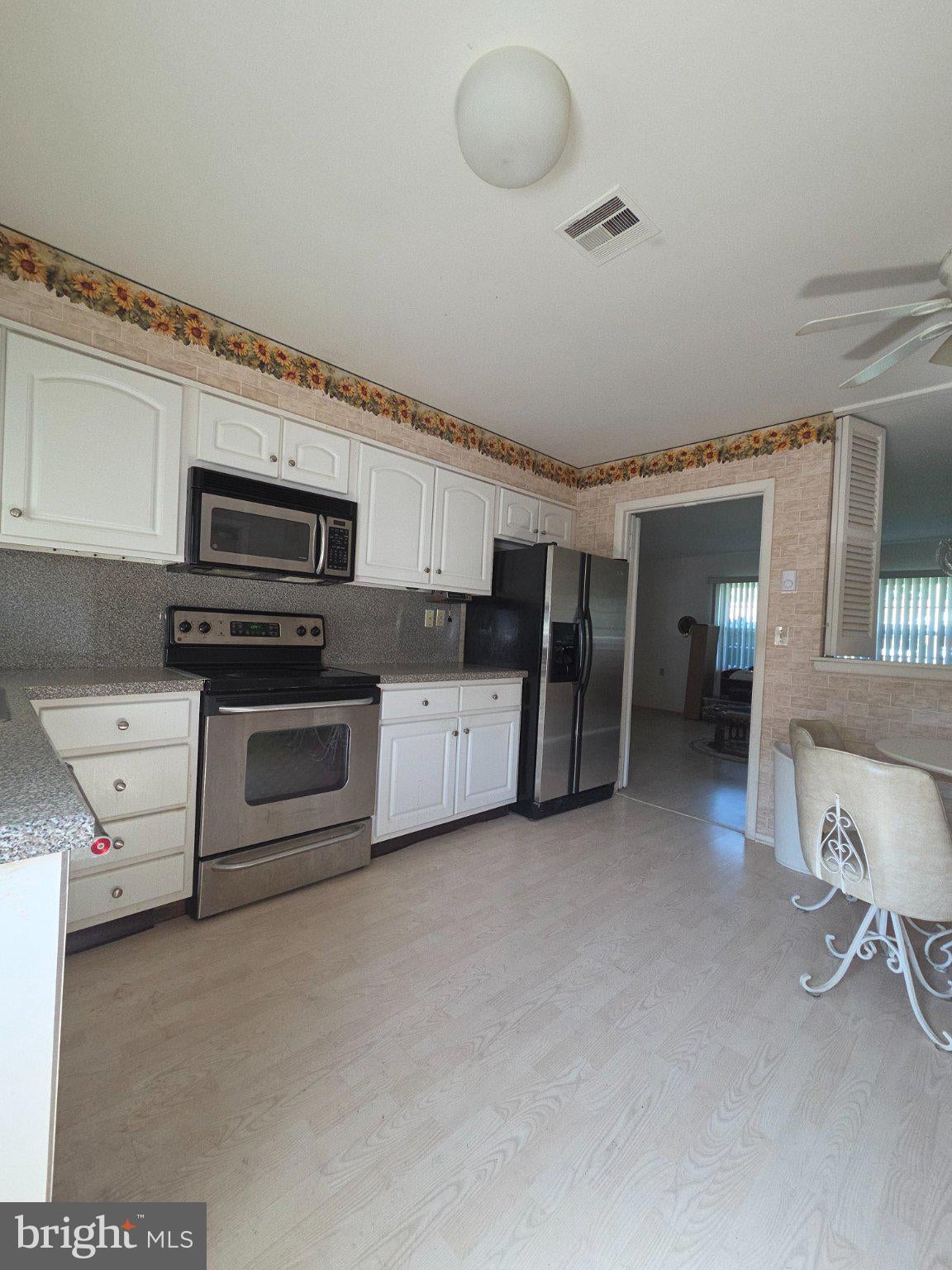 1198 SHETLAND DRIVE