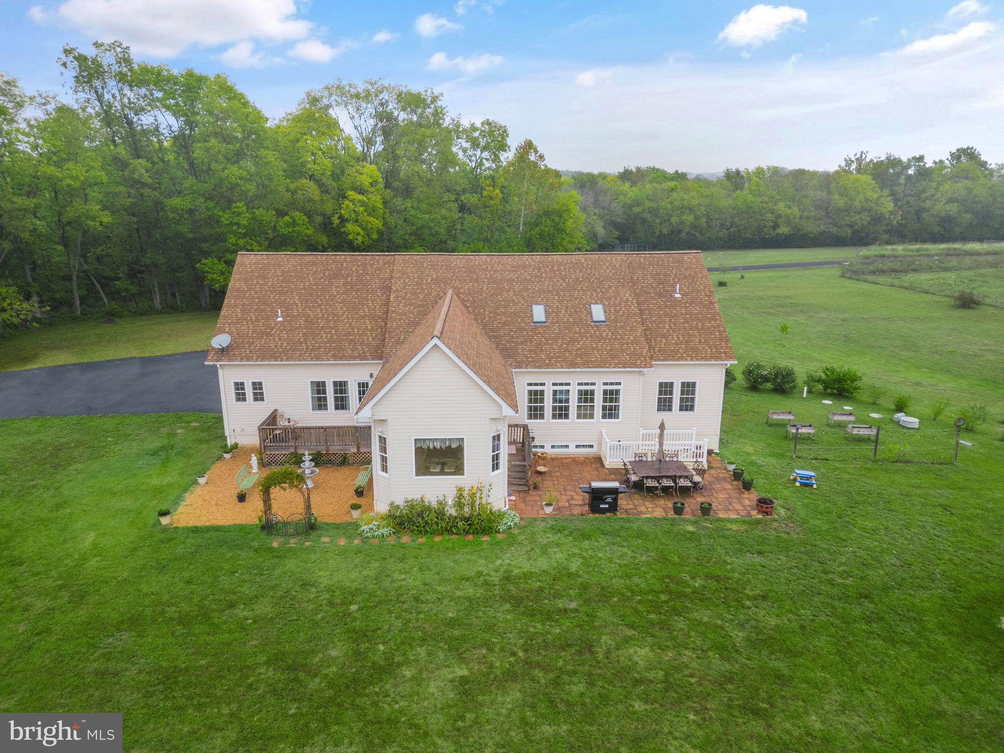 ANDREWS CROSSING - Residential