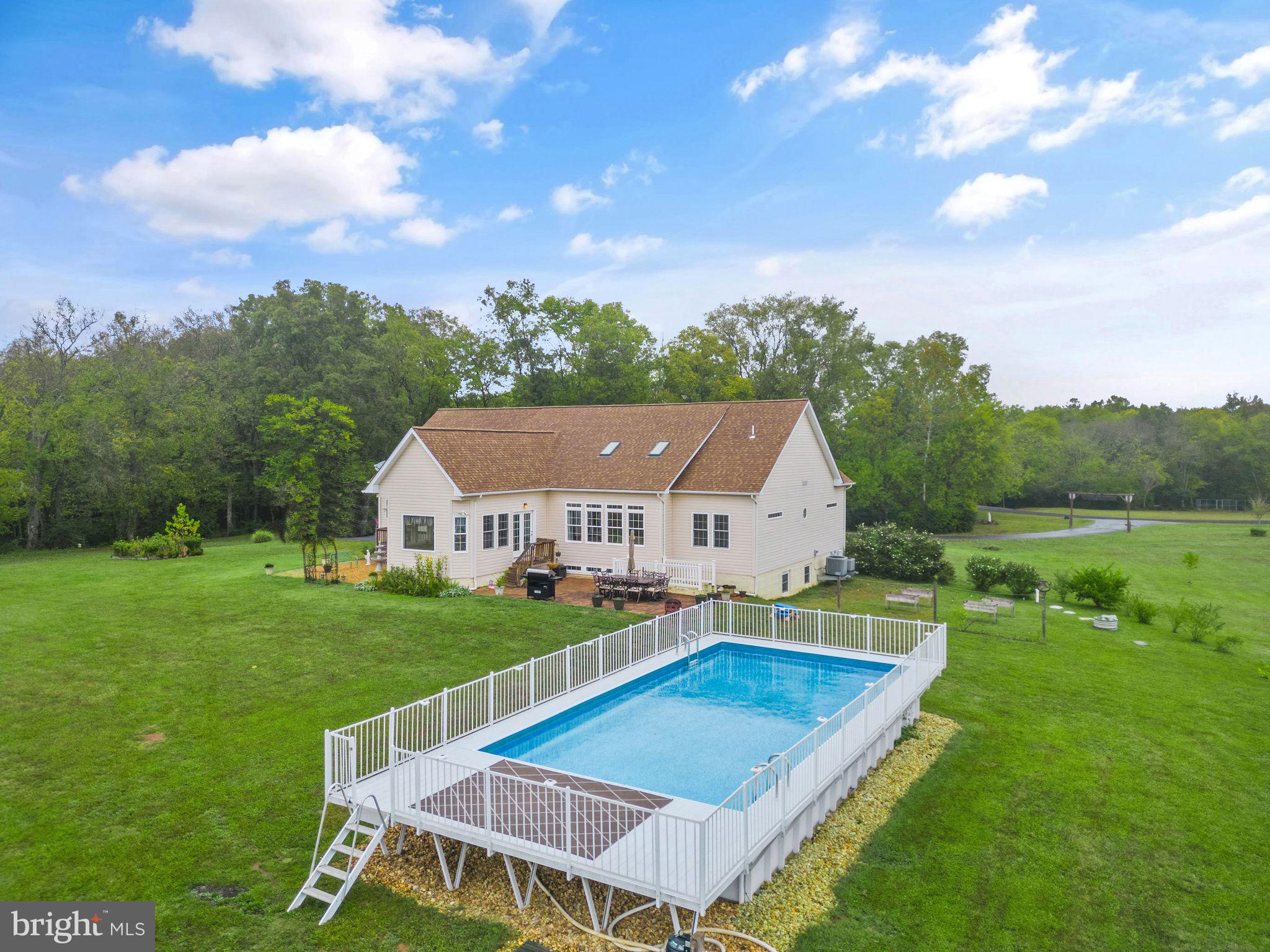 ANDREWS CROSSING - Residential