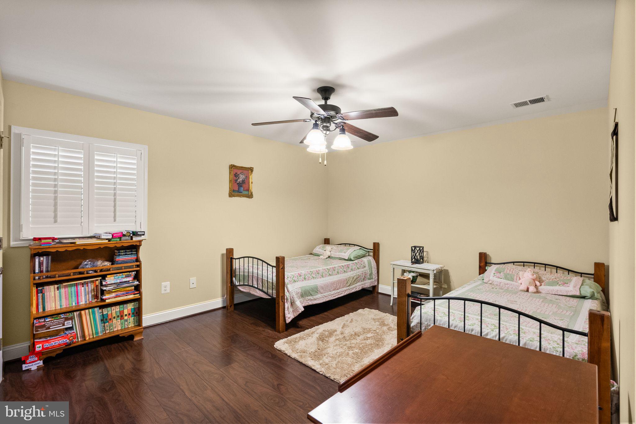 ANDREWS CROSSING - Residential