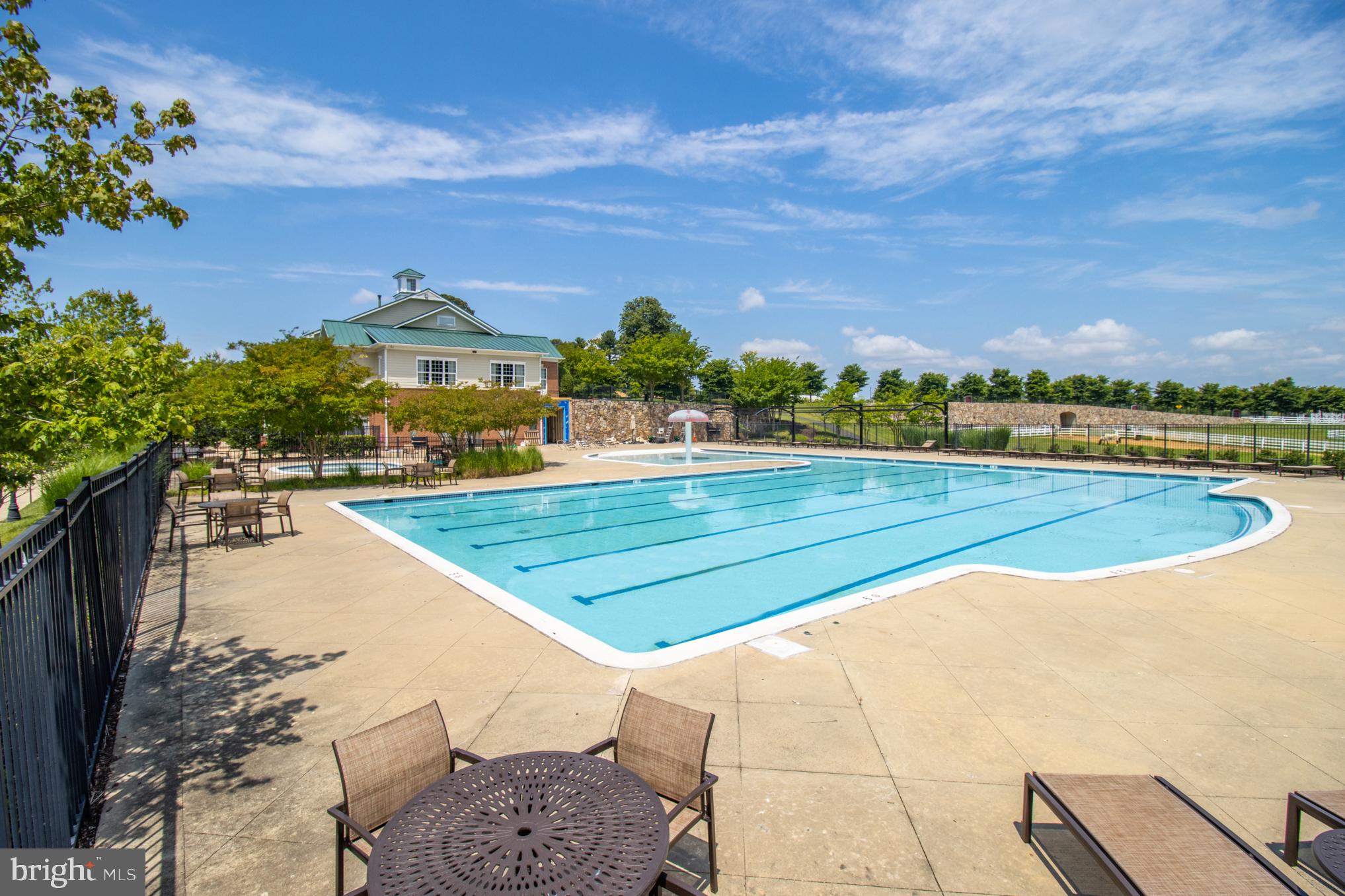 MARLBORO RIDGE - Residential