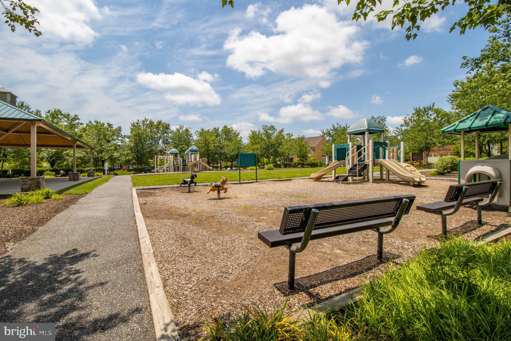 MARLBORO RIDGE - Residential