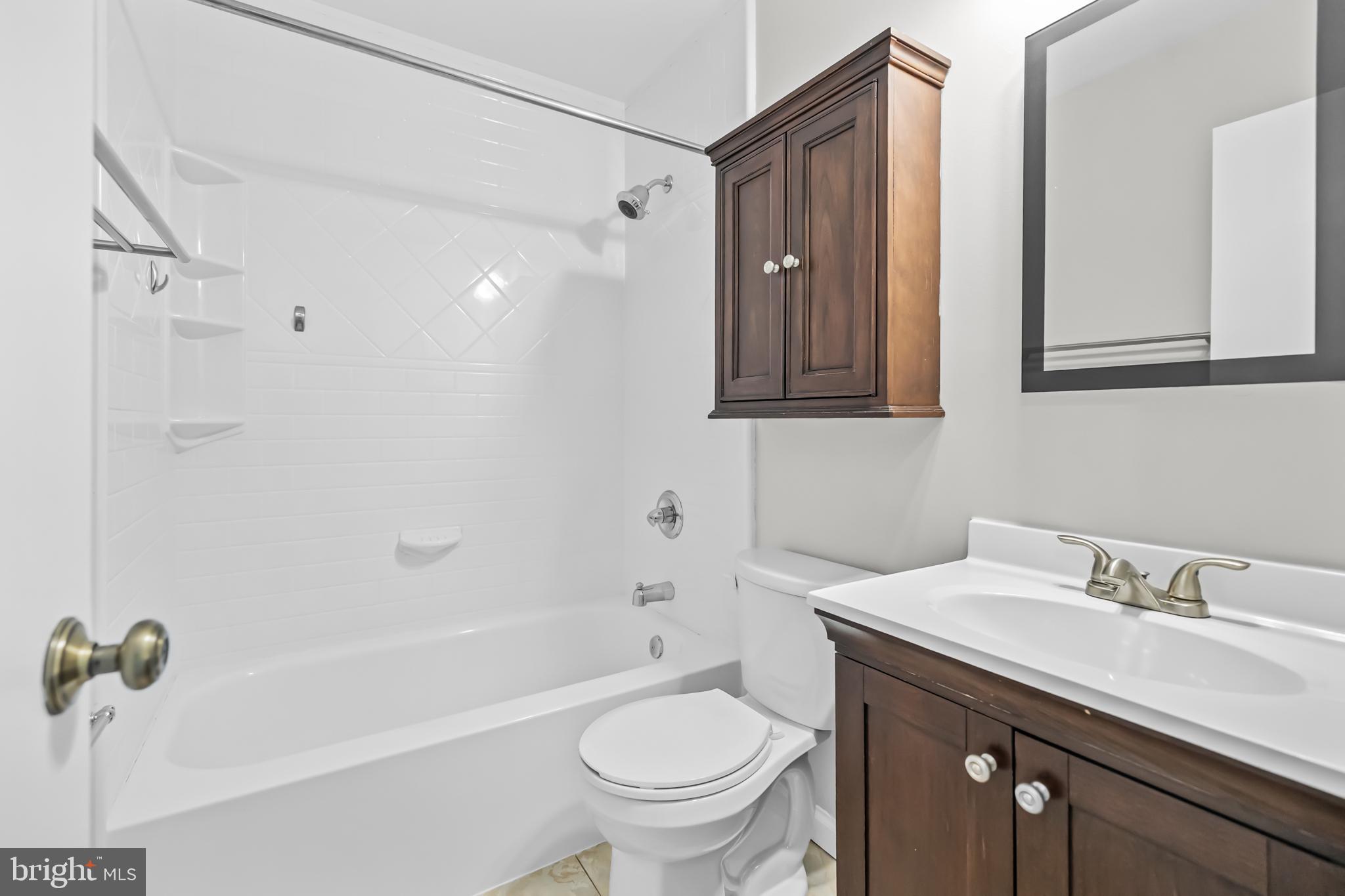 LONGSTREET COMMONS - Residential