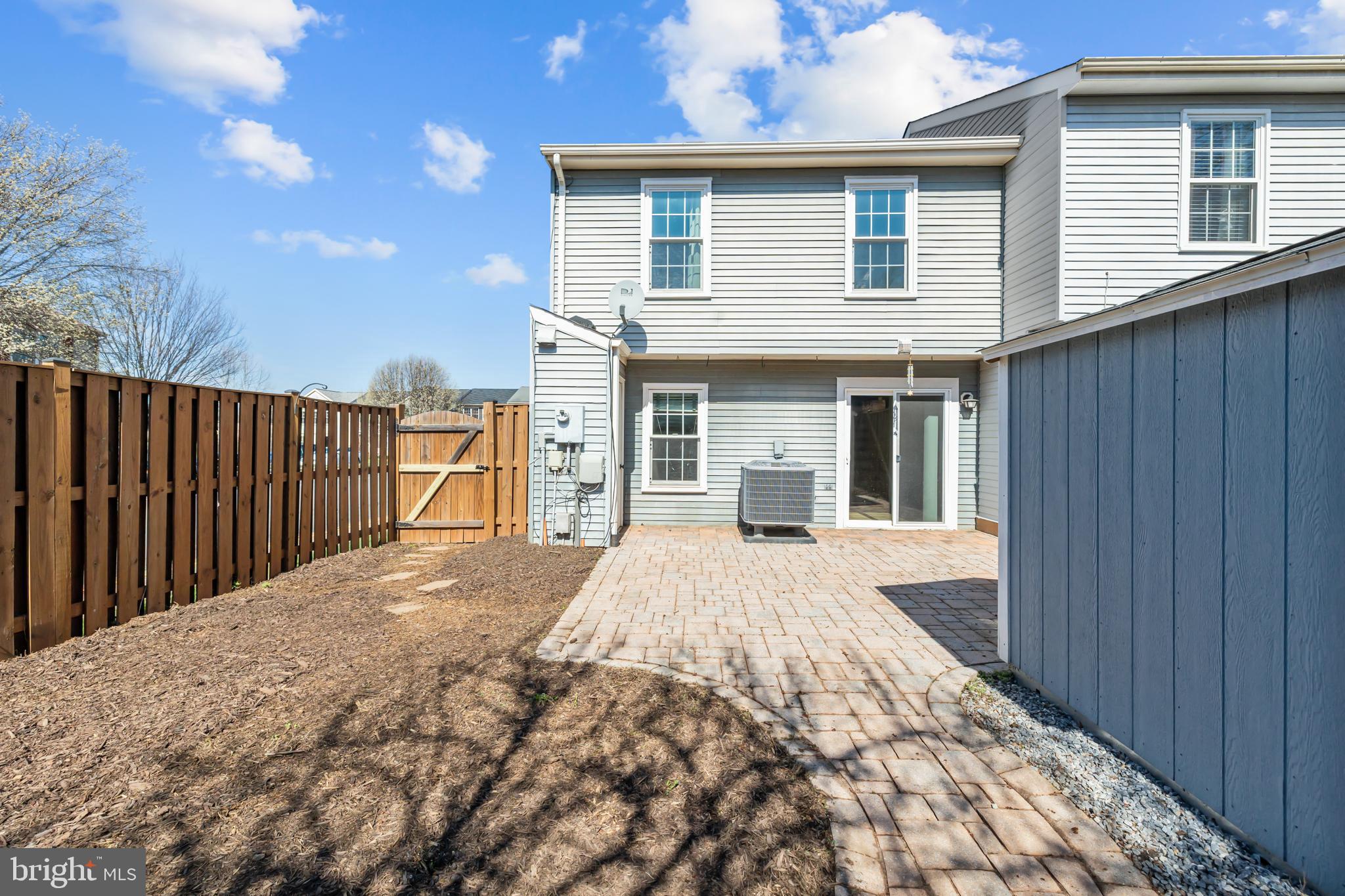 LONGSTREET COMMONS - Residential