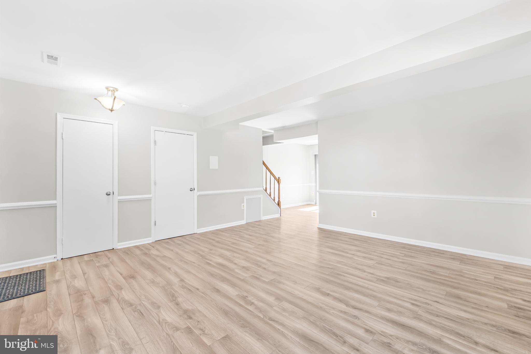 LONGSTREET COMMONS - Residential