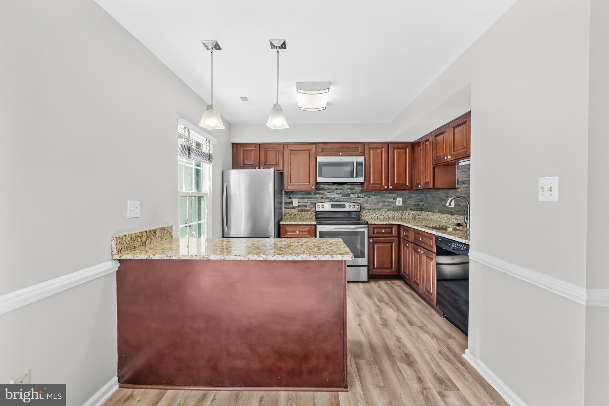 LONGSTREET COMMONS - Residential