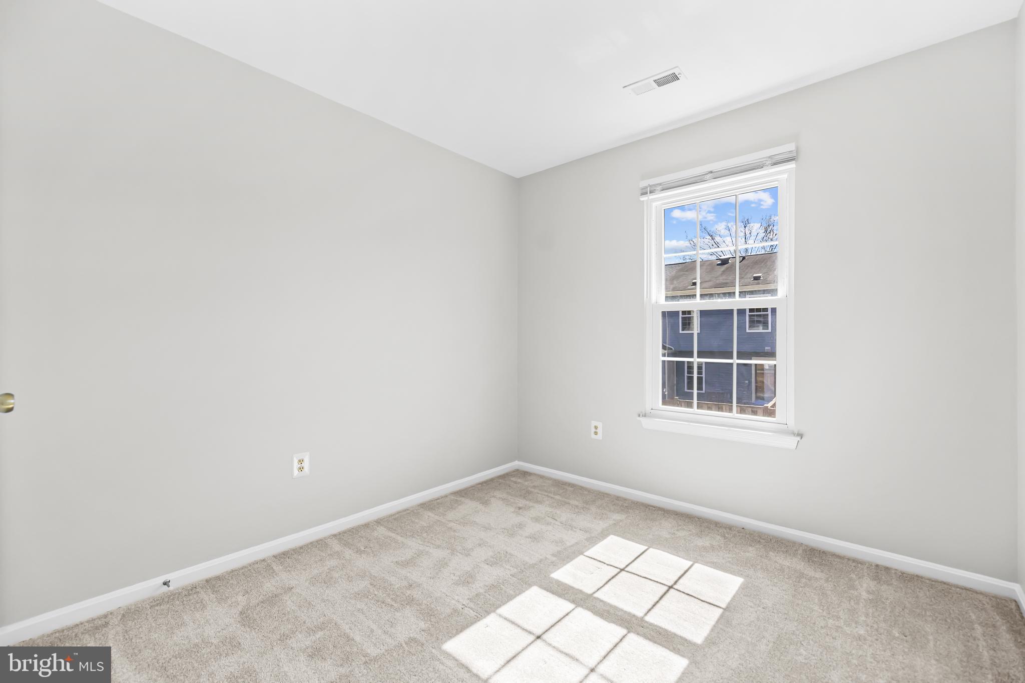 LONGSTREET COMMONS - Residential