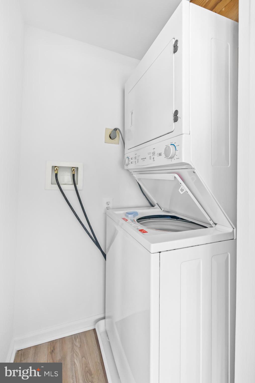 LONGSTREET COMMONS - Residential