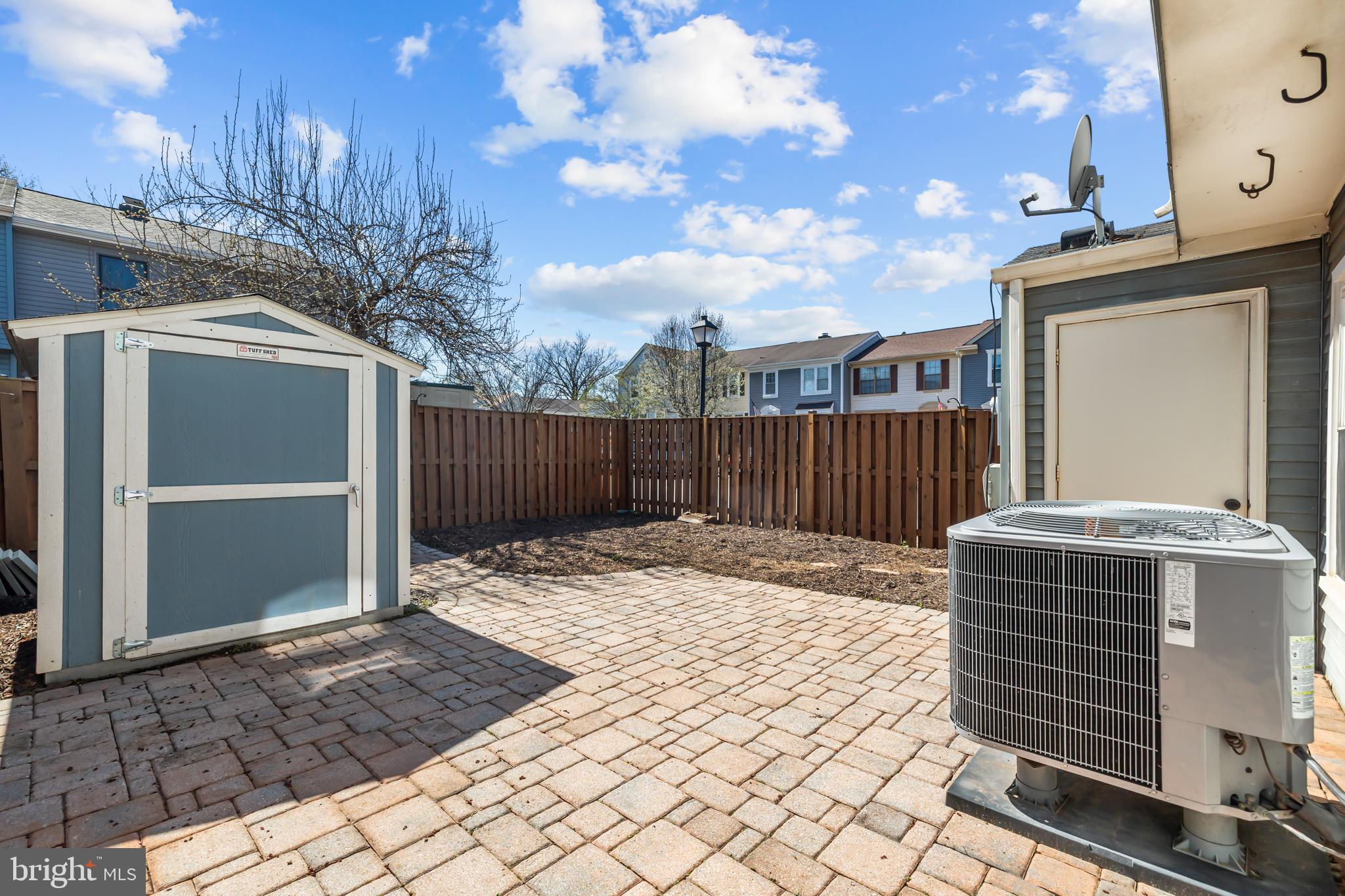 LONGSTREET COMMONS - Residential