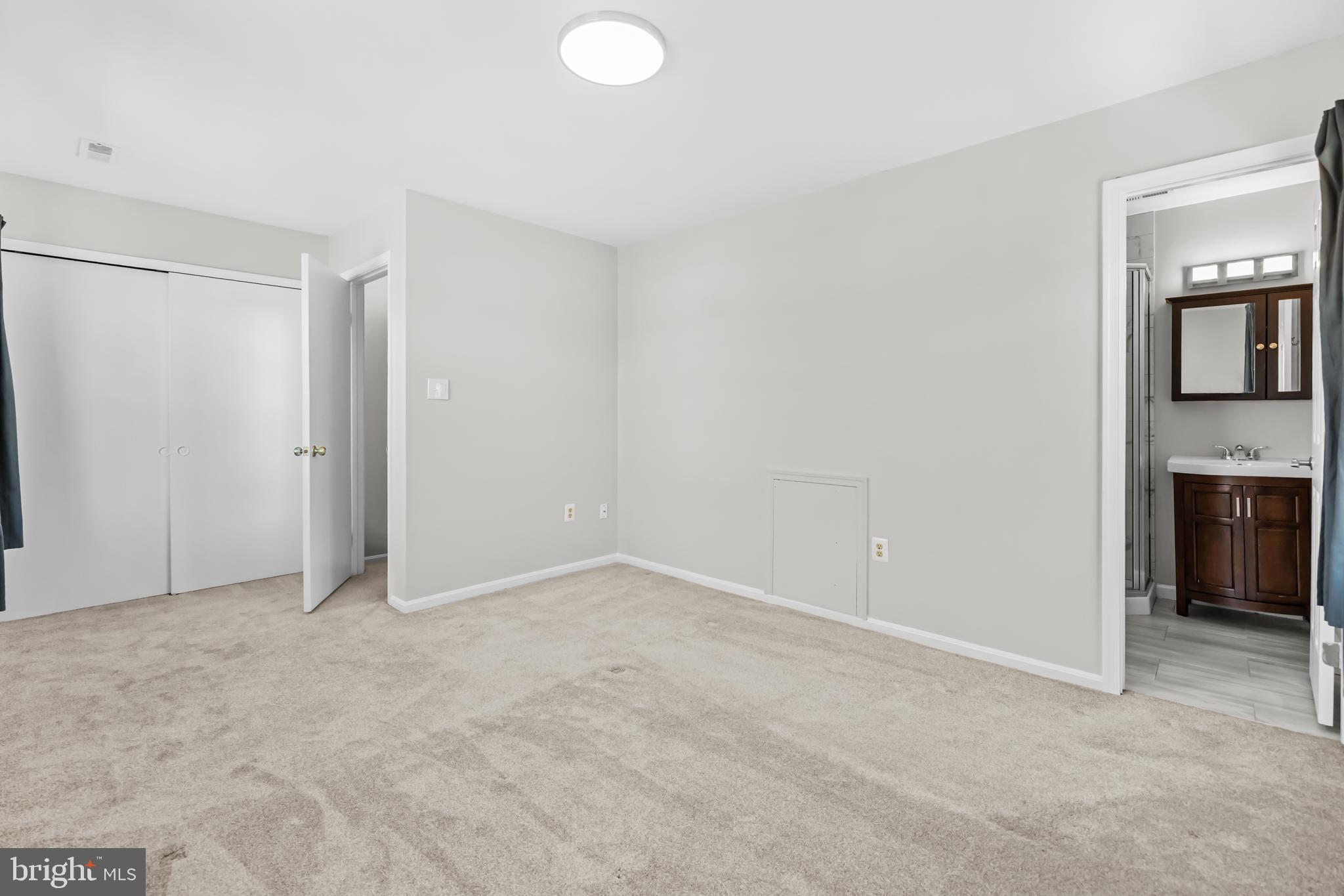 LONGSTREET COMMONS - Residential