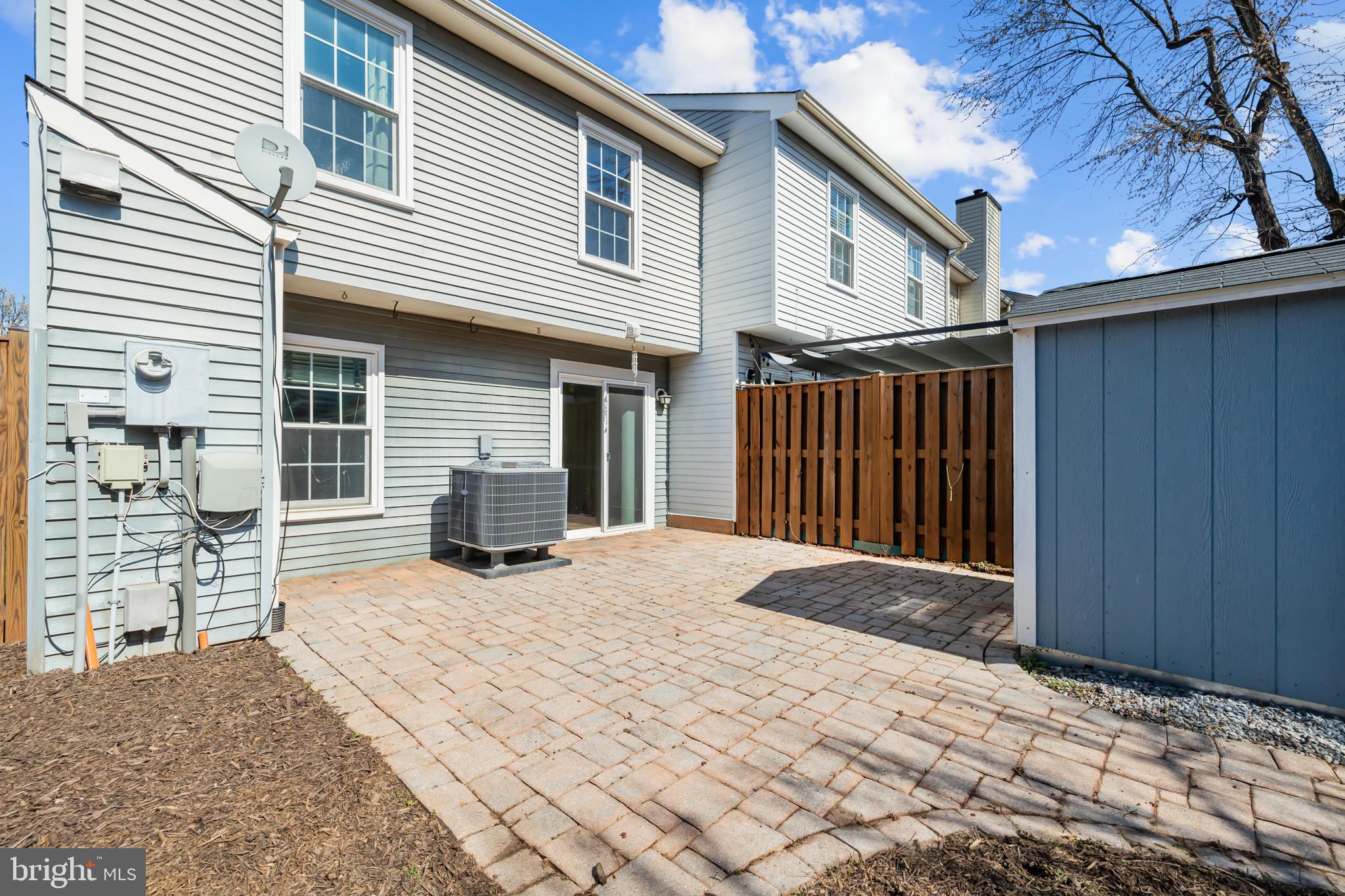 LONGSTREET COMMONS - Residential