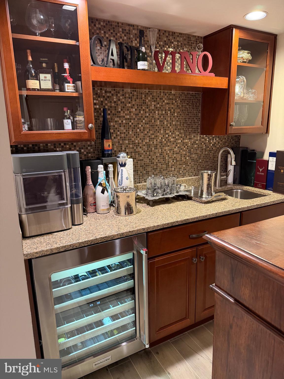 AVENEL - Residential Lease