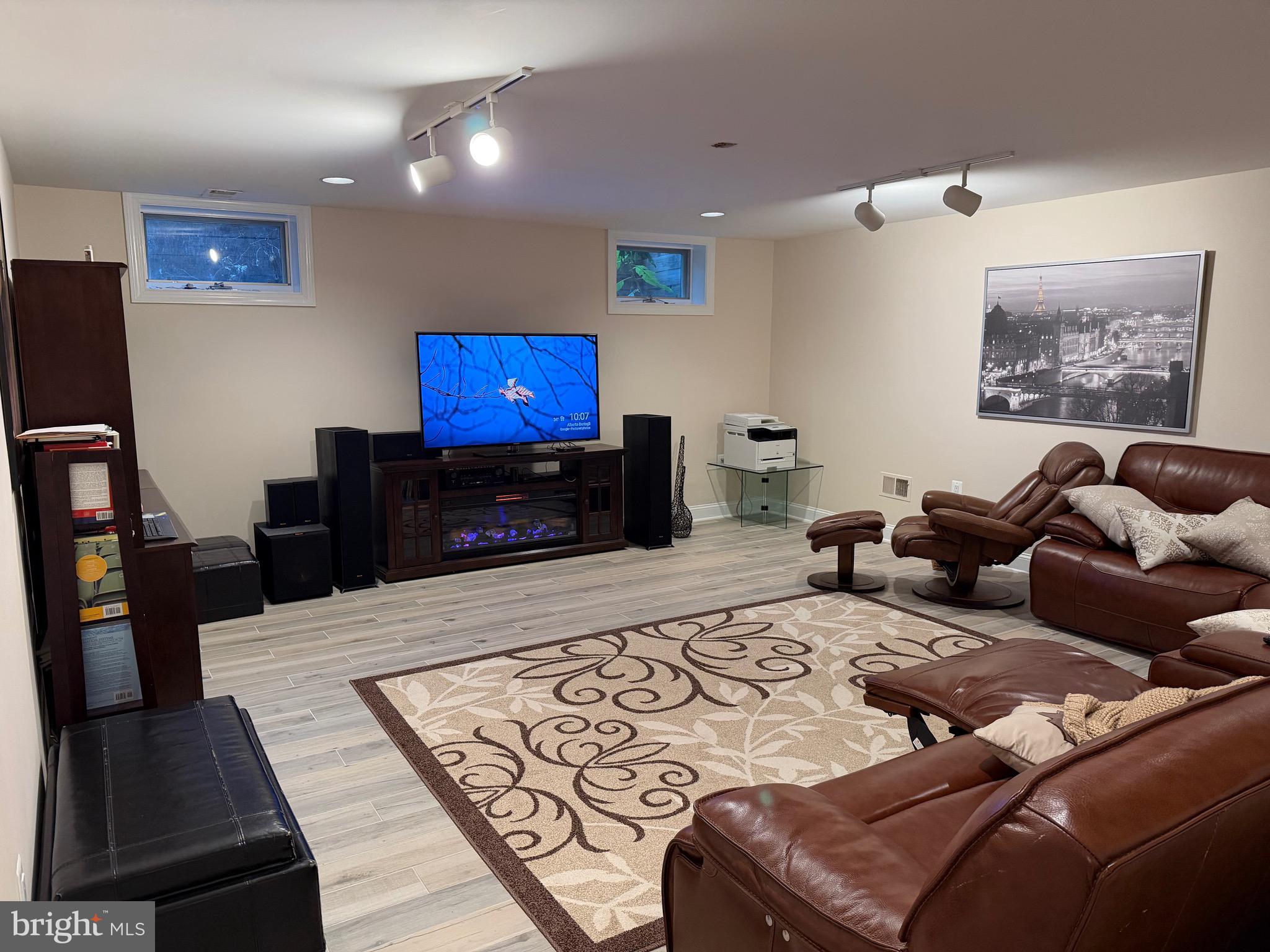 AVENEL - Residential Lease