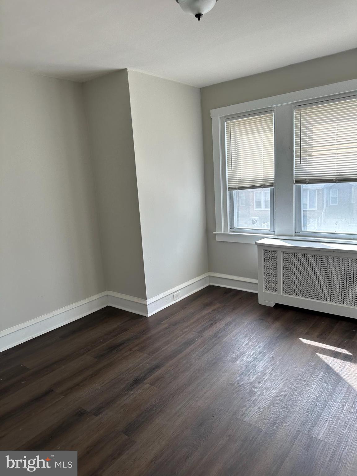 OXFORD CIRCLE - Residential