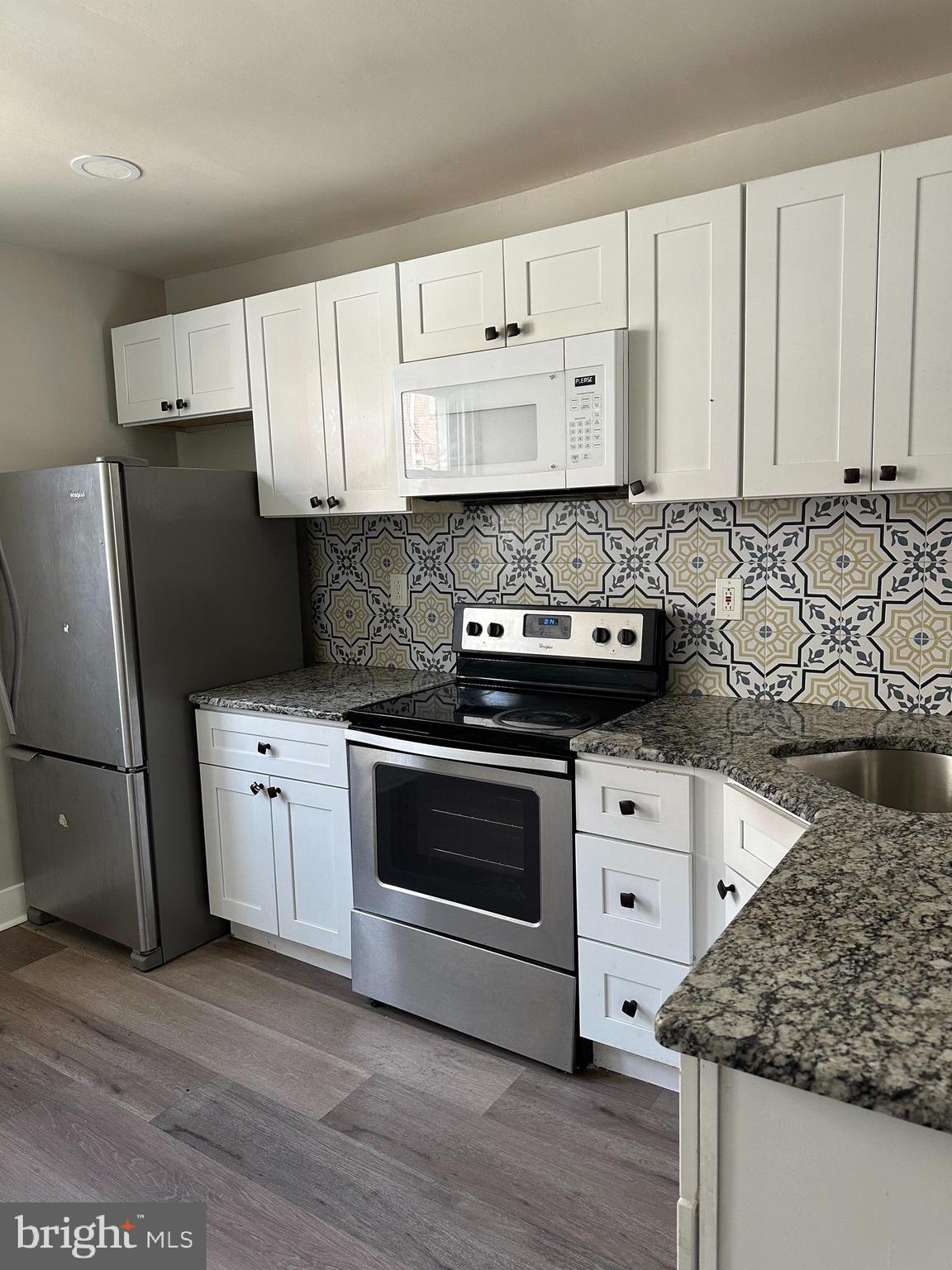 OXFORD CIRCLE - Residential