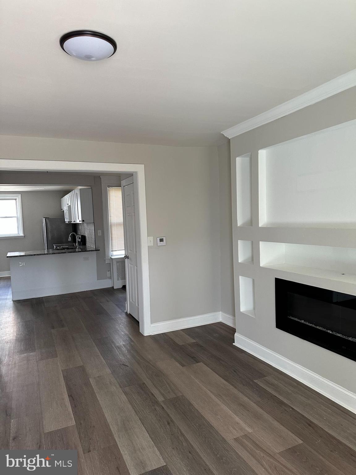 OXFORD CIRCLE - Residential