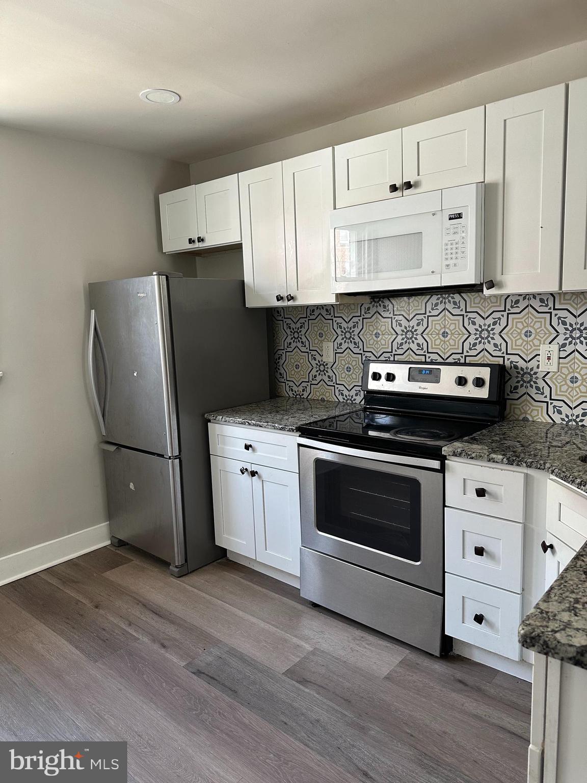 OXFORD CIRCLE - Residential