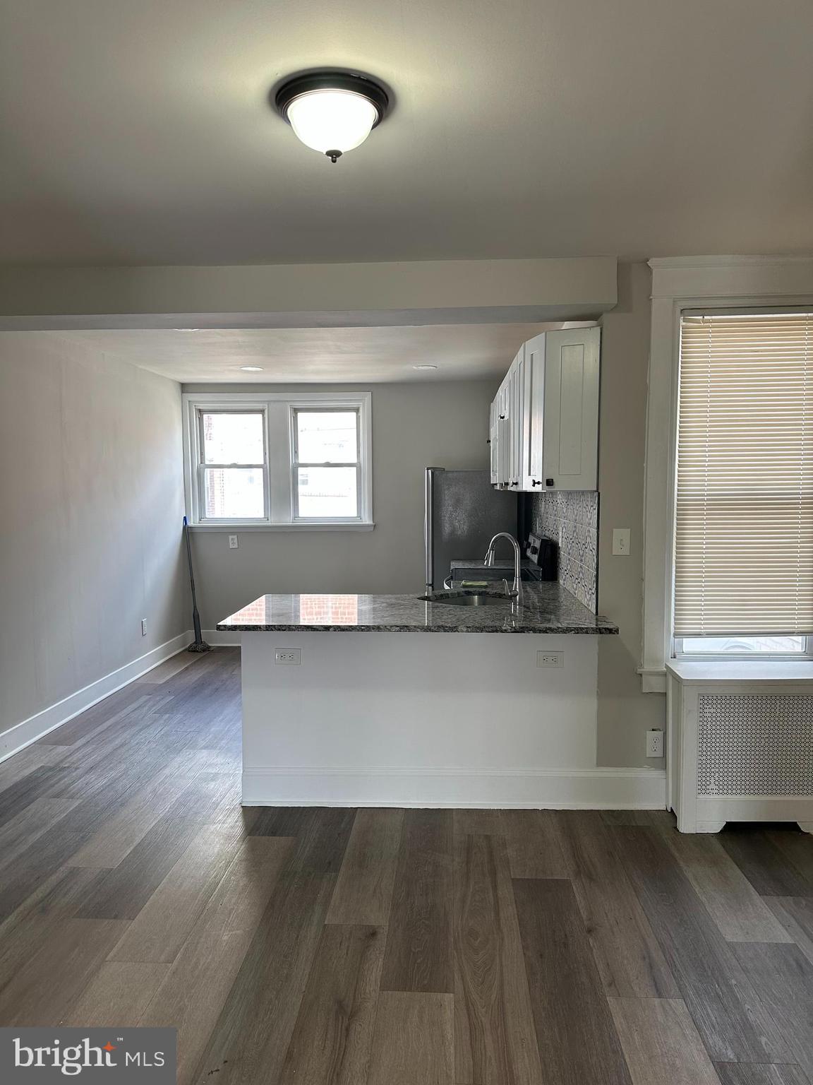 OXFORD CIRCLE - Residential