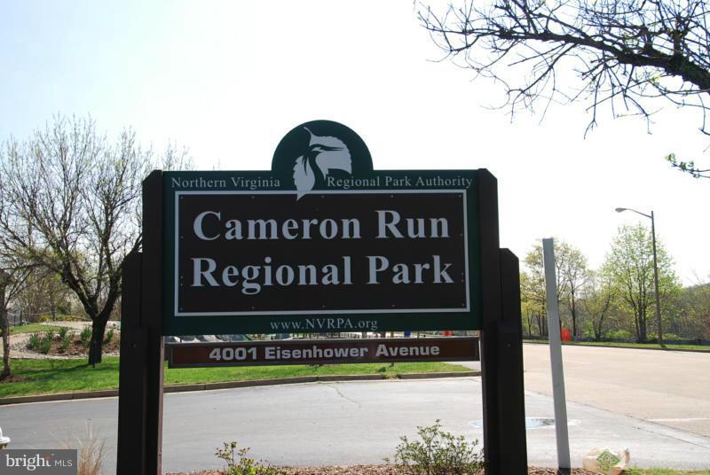 CAMERON KNOLLS - Residential