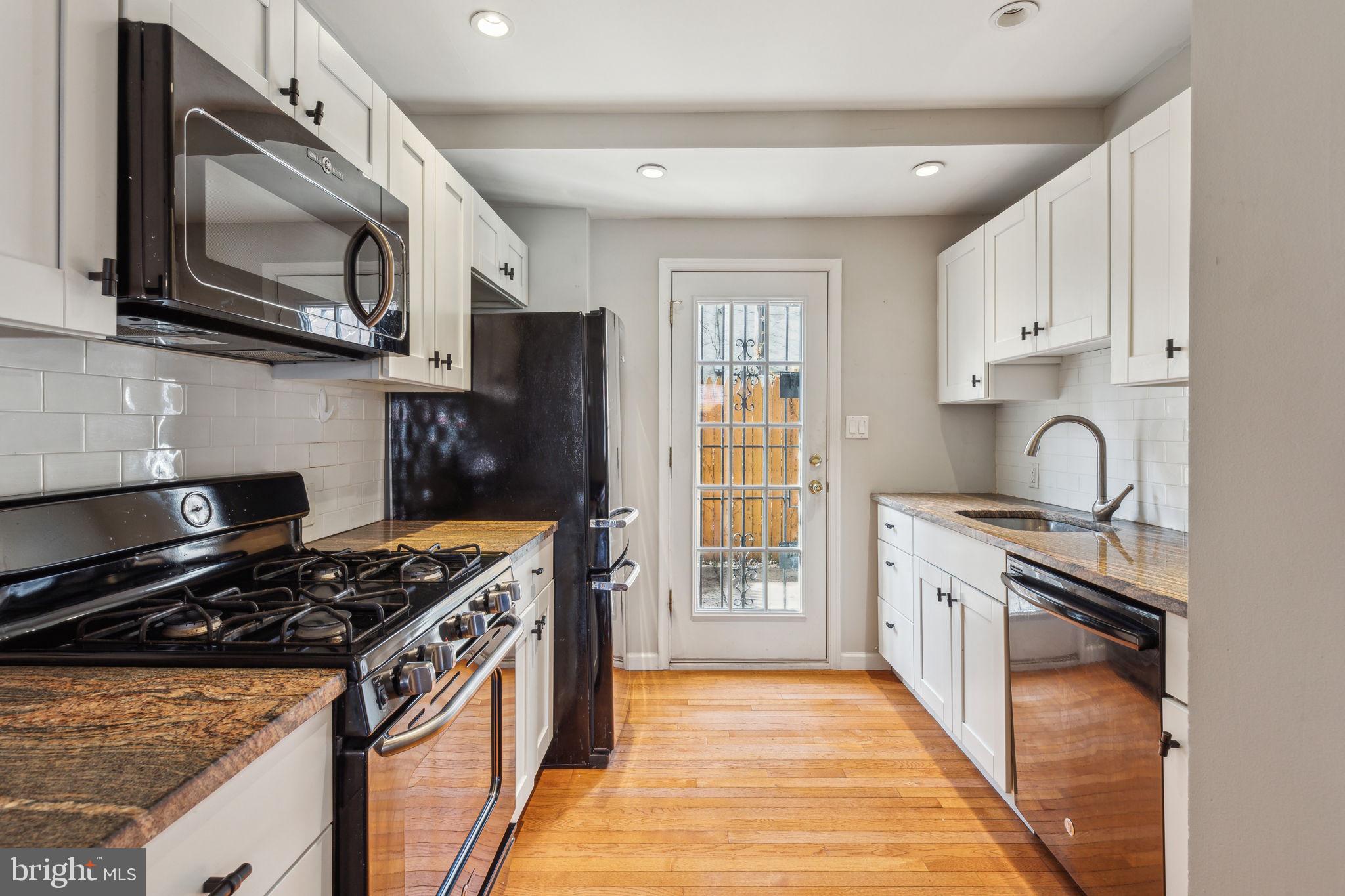 POINT BREEZE - Residential