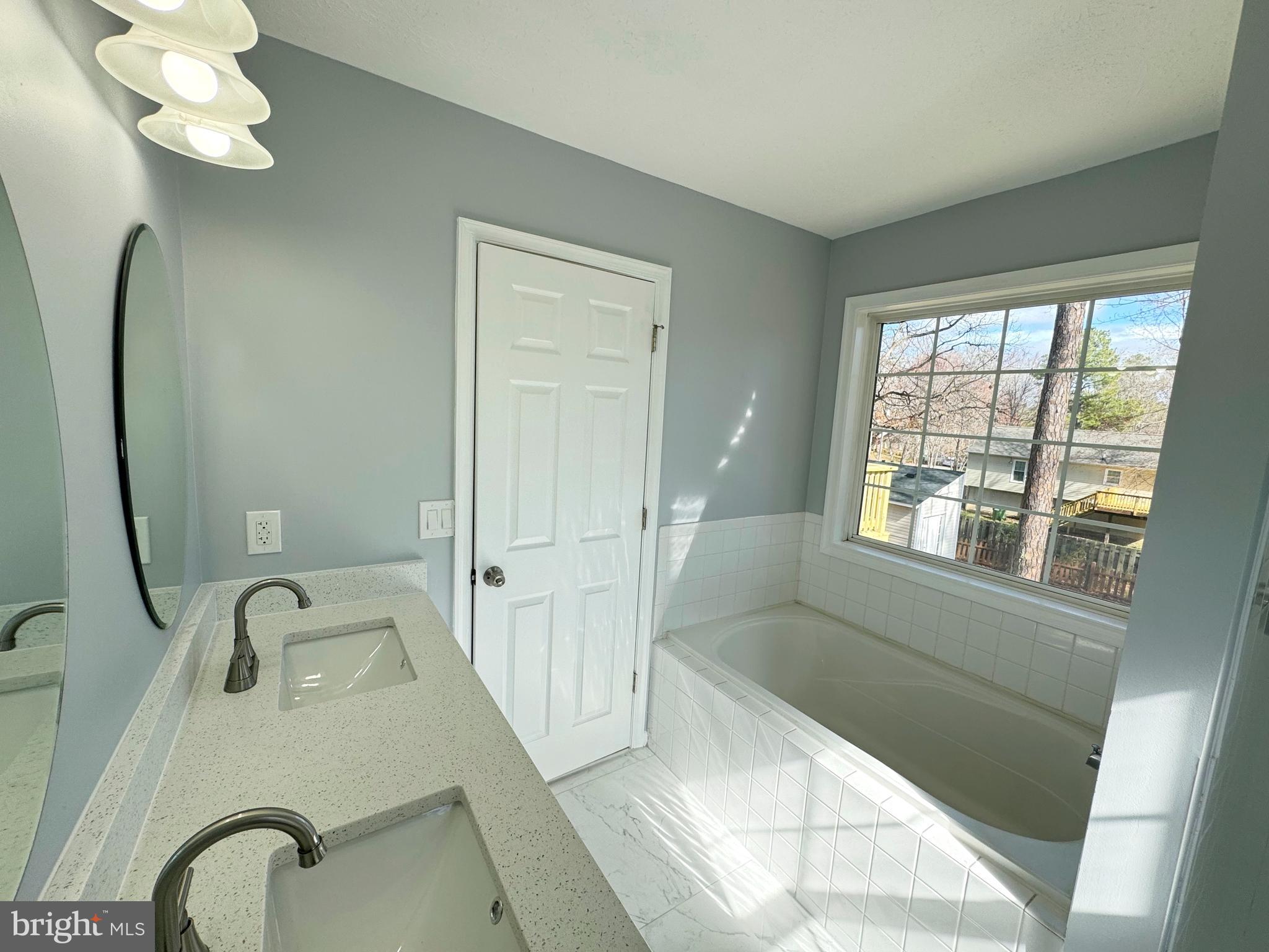 LAKE LAND OR - Residential