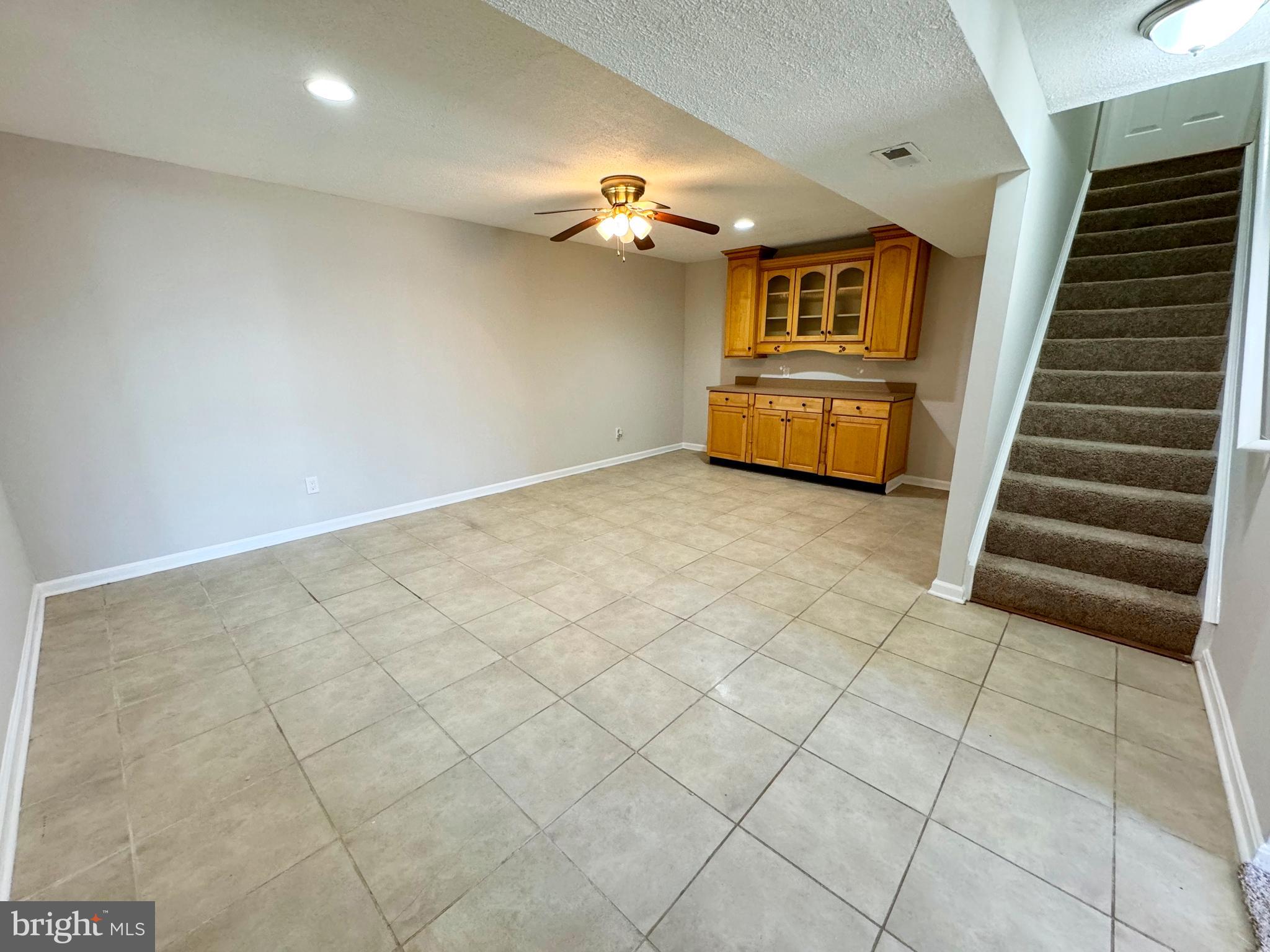 LAKE LAND OR - Residential