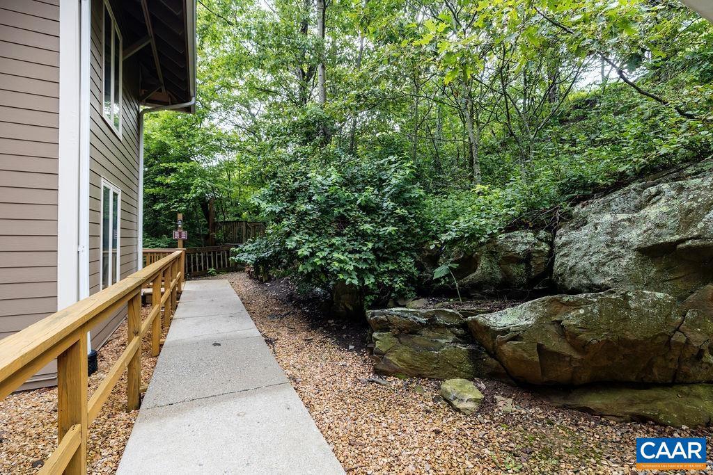 2082 STONE RIDGE CONDOS