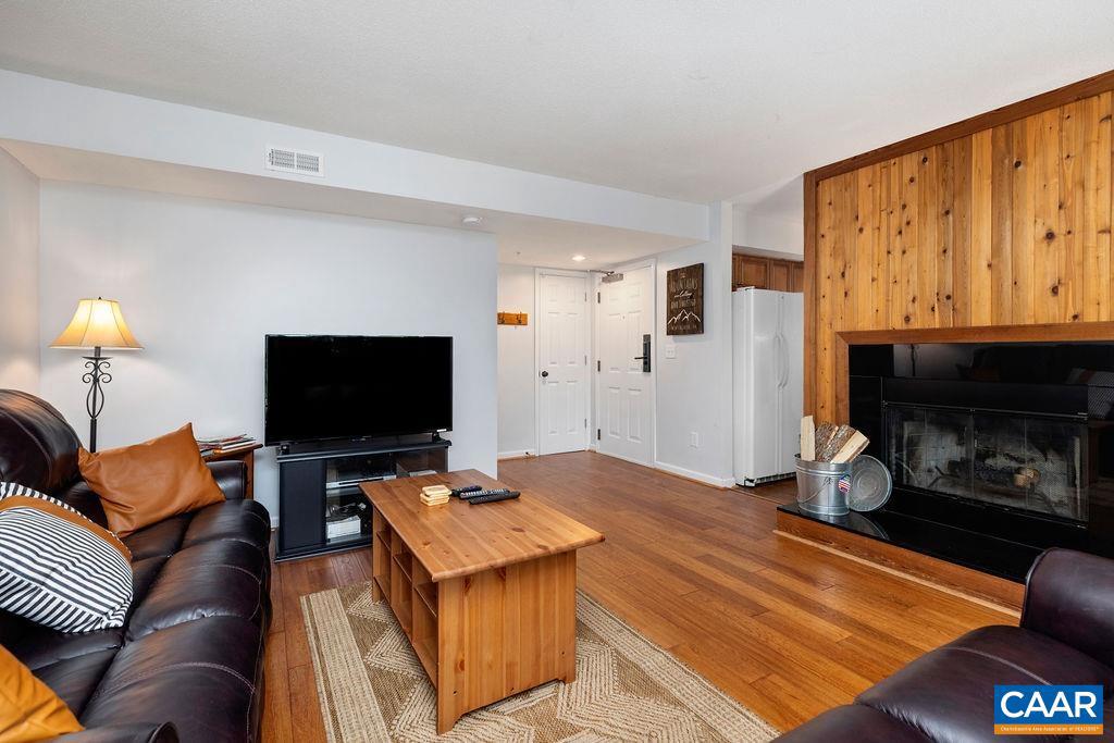 2082 STONE RIDGE CONDOS