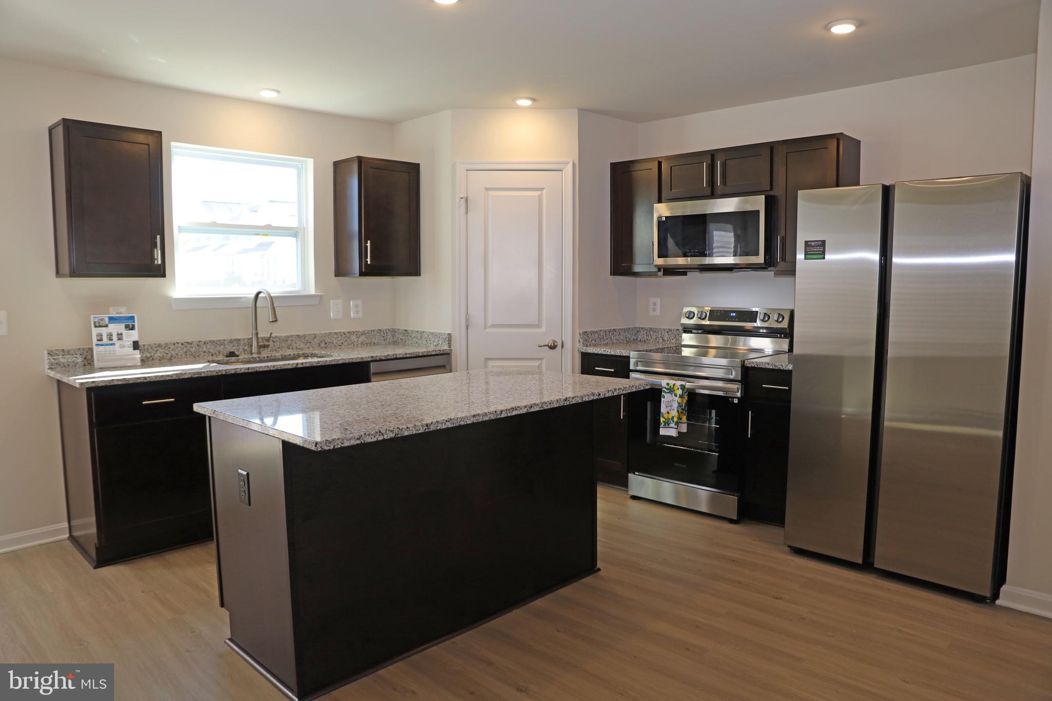 HUNTWELL WEST - Residential