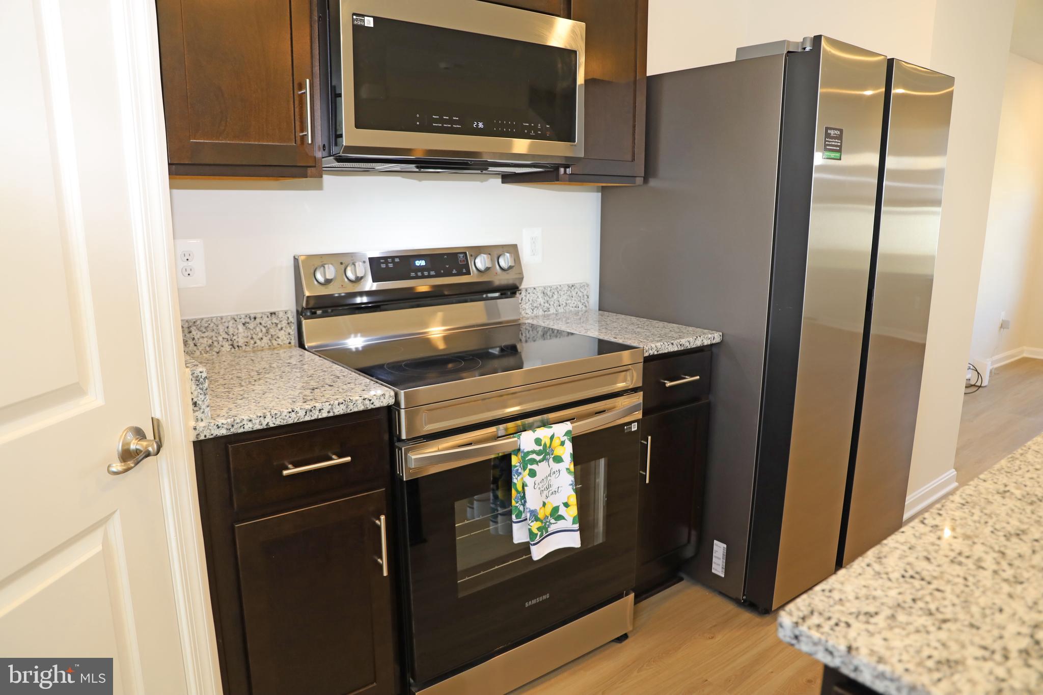 HUNTWELL WEST - Residential