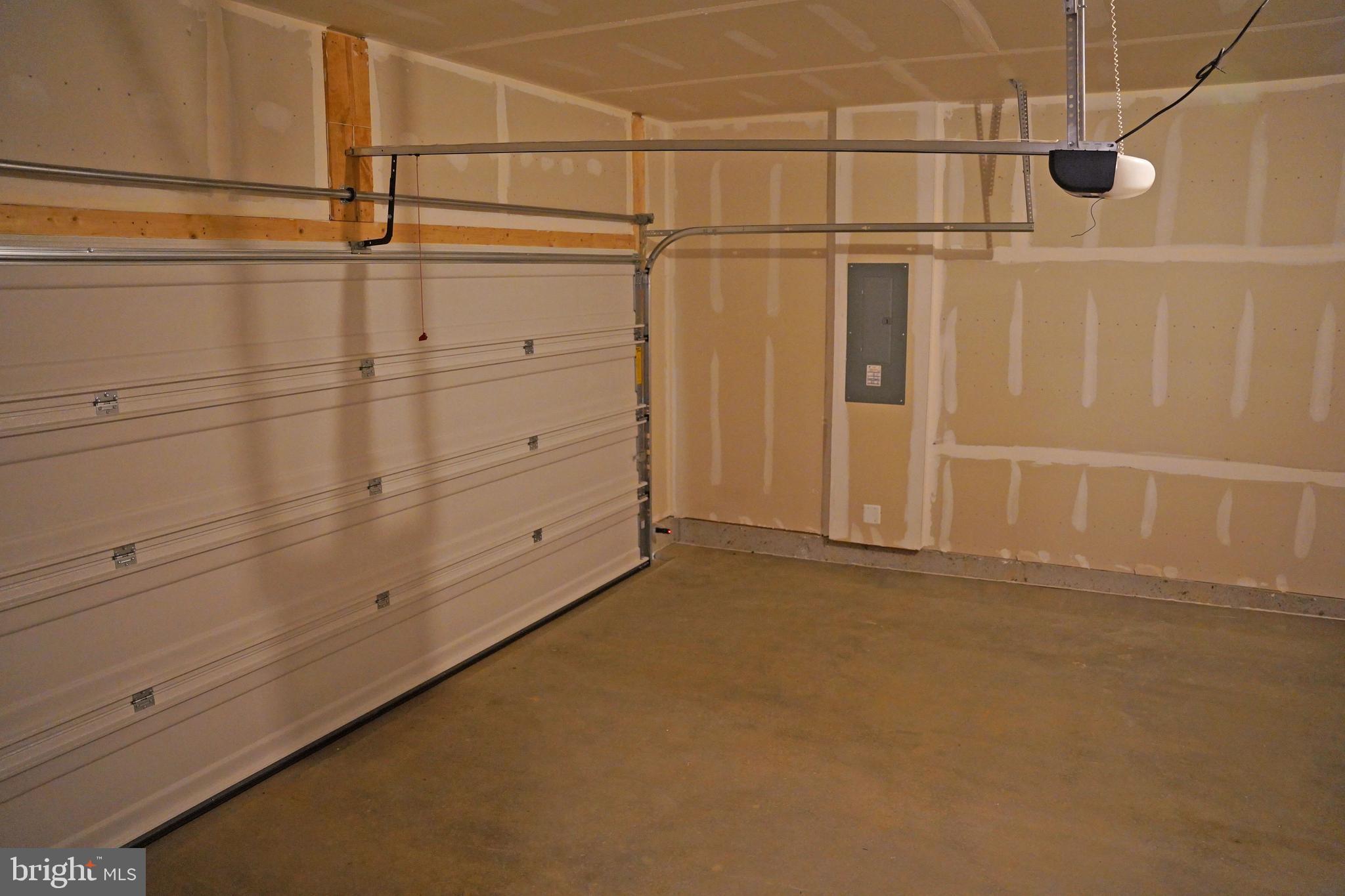 HUNTWELL WEST - Residential