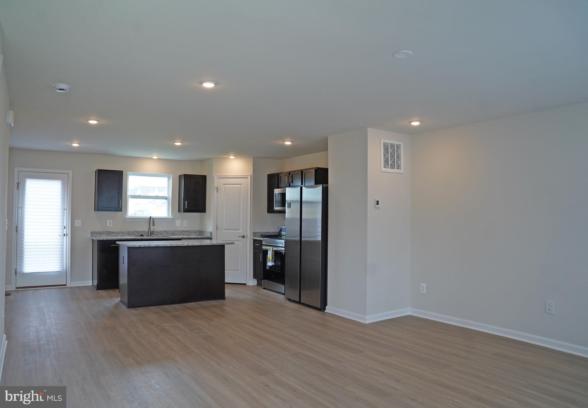 HUNTWELL WEST - Residential