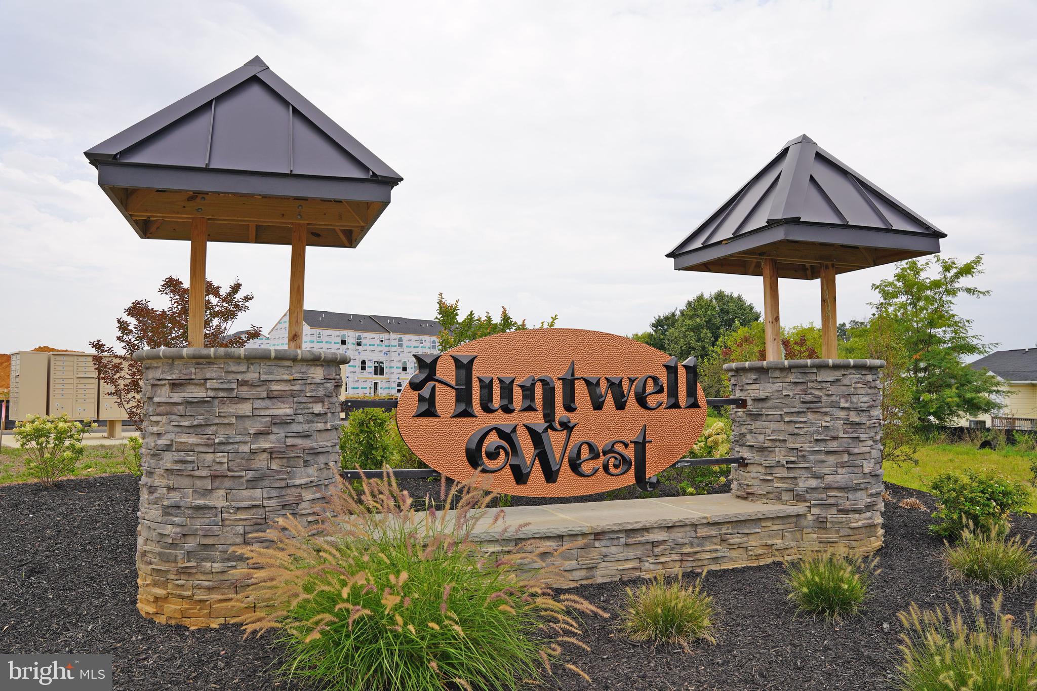 HUNTWELL WEST - Residential