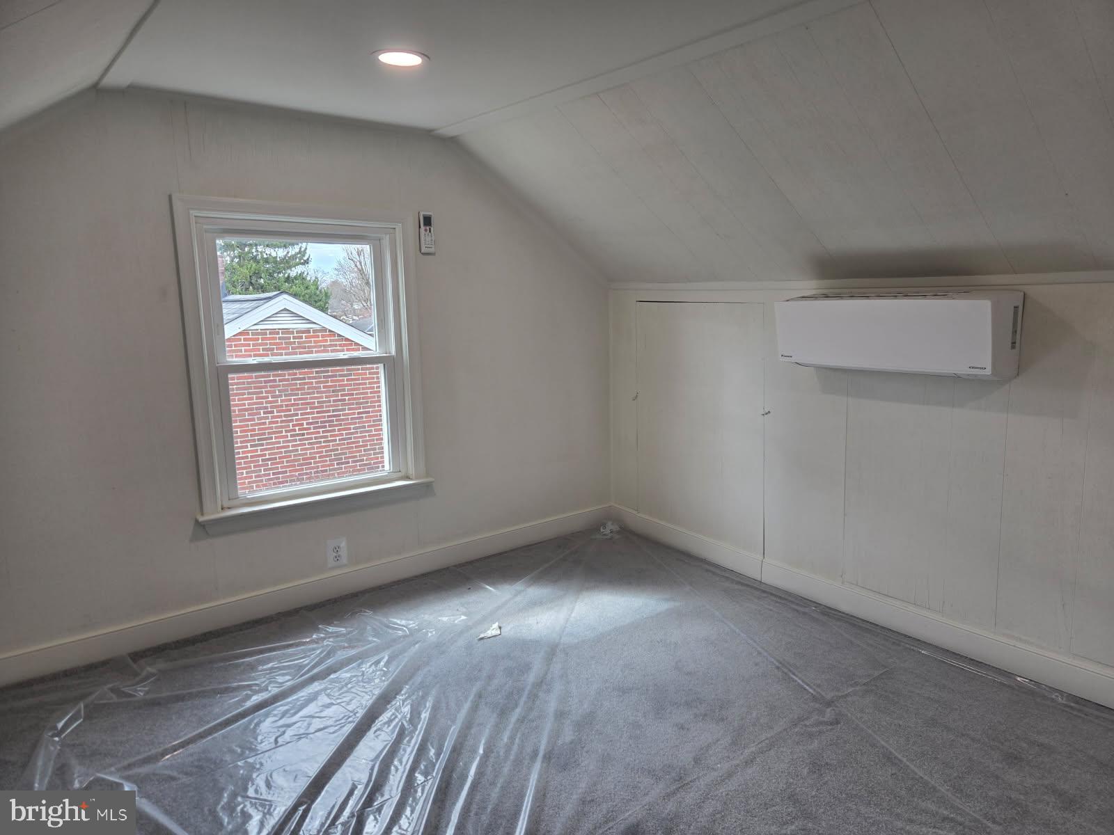 TAMMANY MANOR - Residential