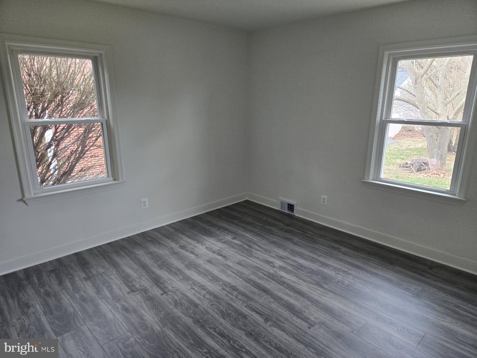 TAMMANY MANOR - Residential