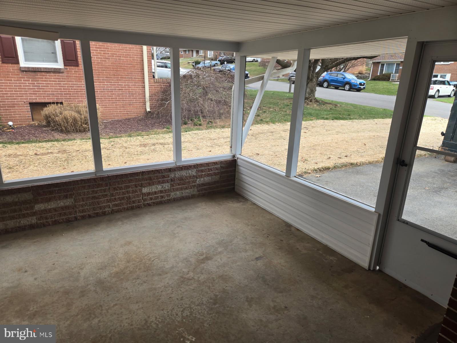 TAMMANY MANOR - Residential