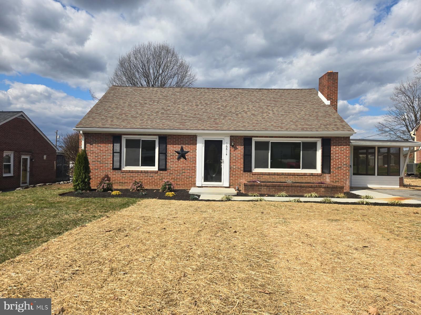 TAMMANY MANOR - Residential