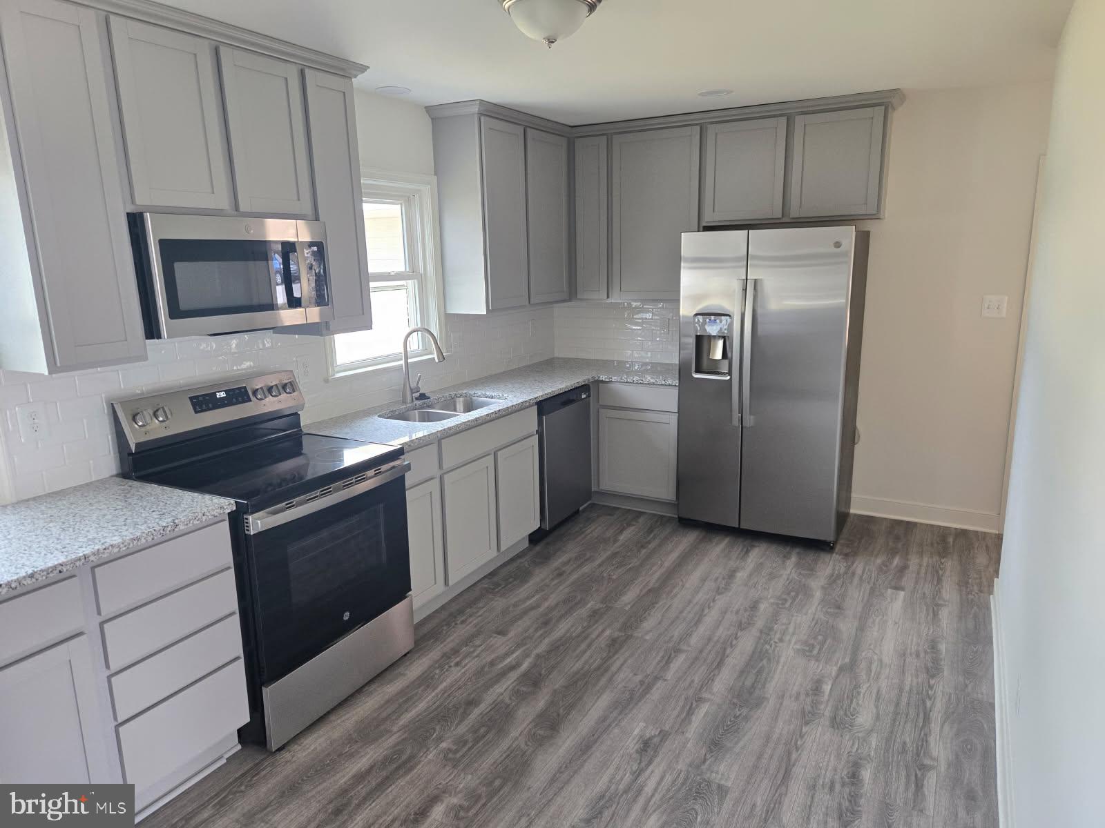 TAMMANY MANOR - Residential