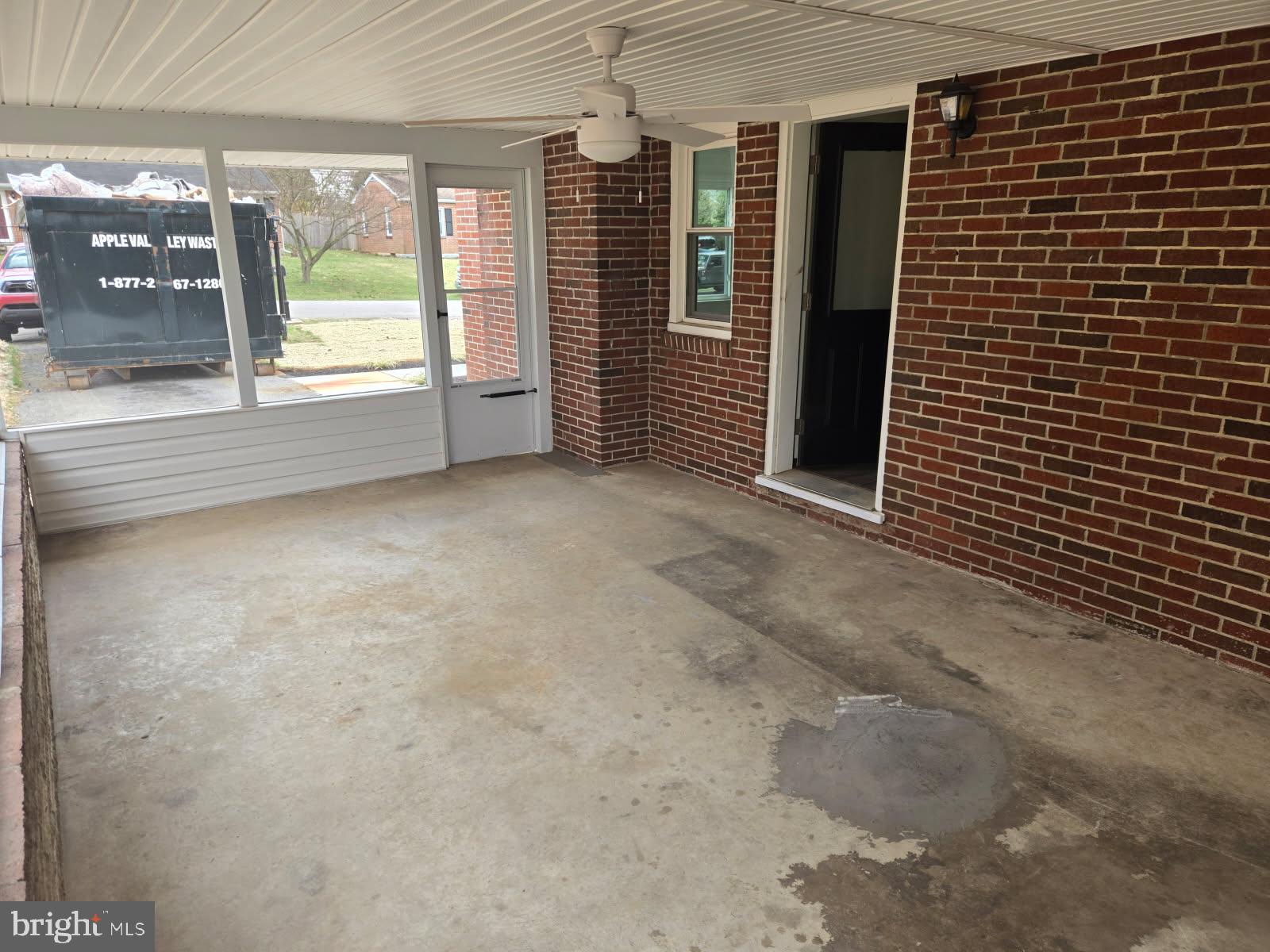 TAMMANY MANOR - Residential