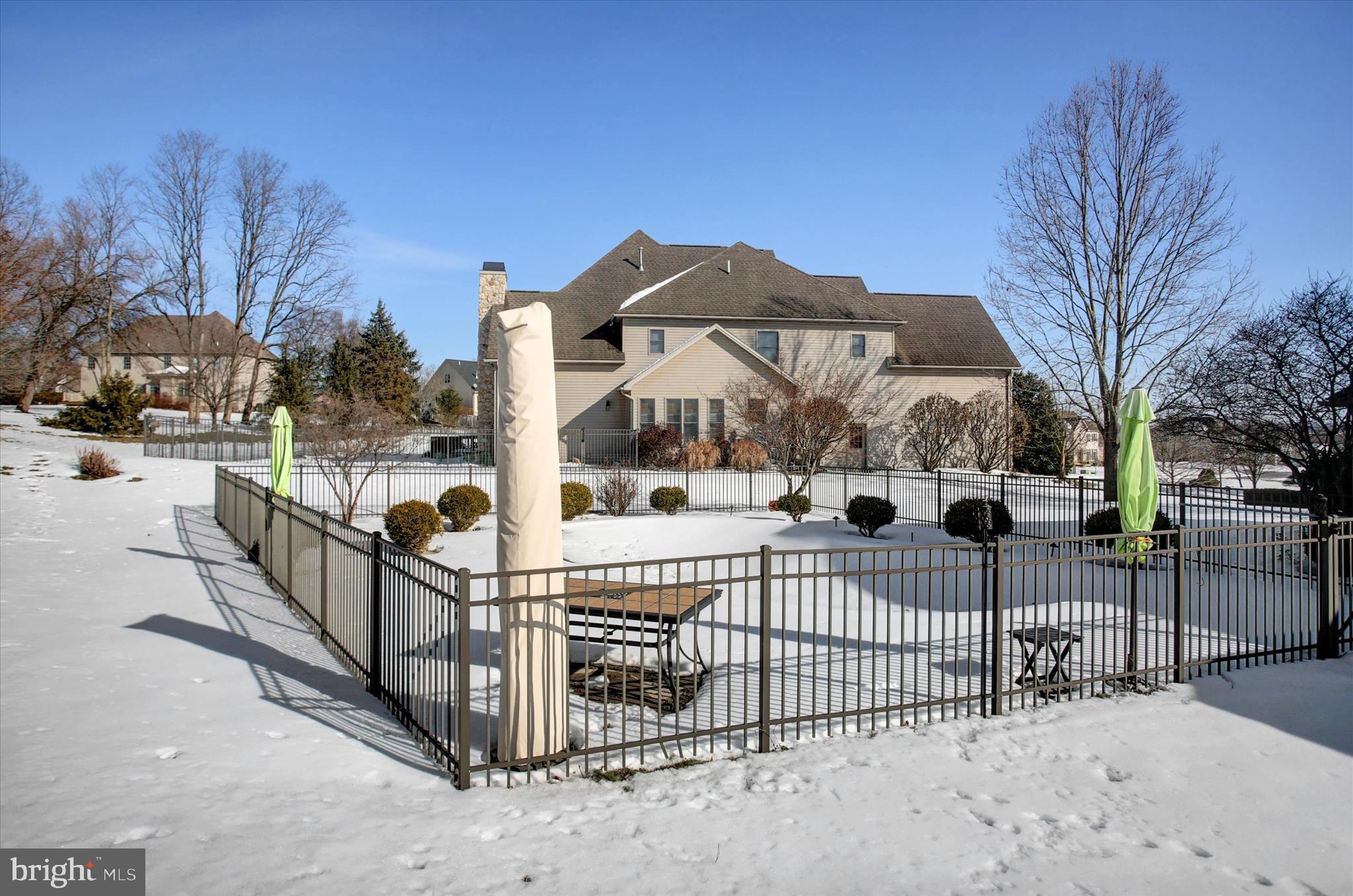 MEADOWBROOK FARMS - Residential