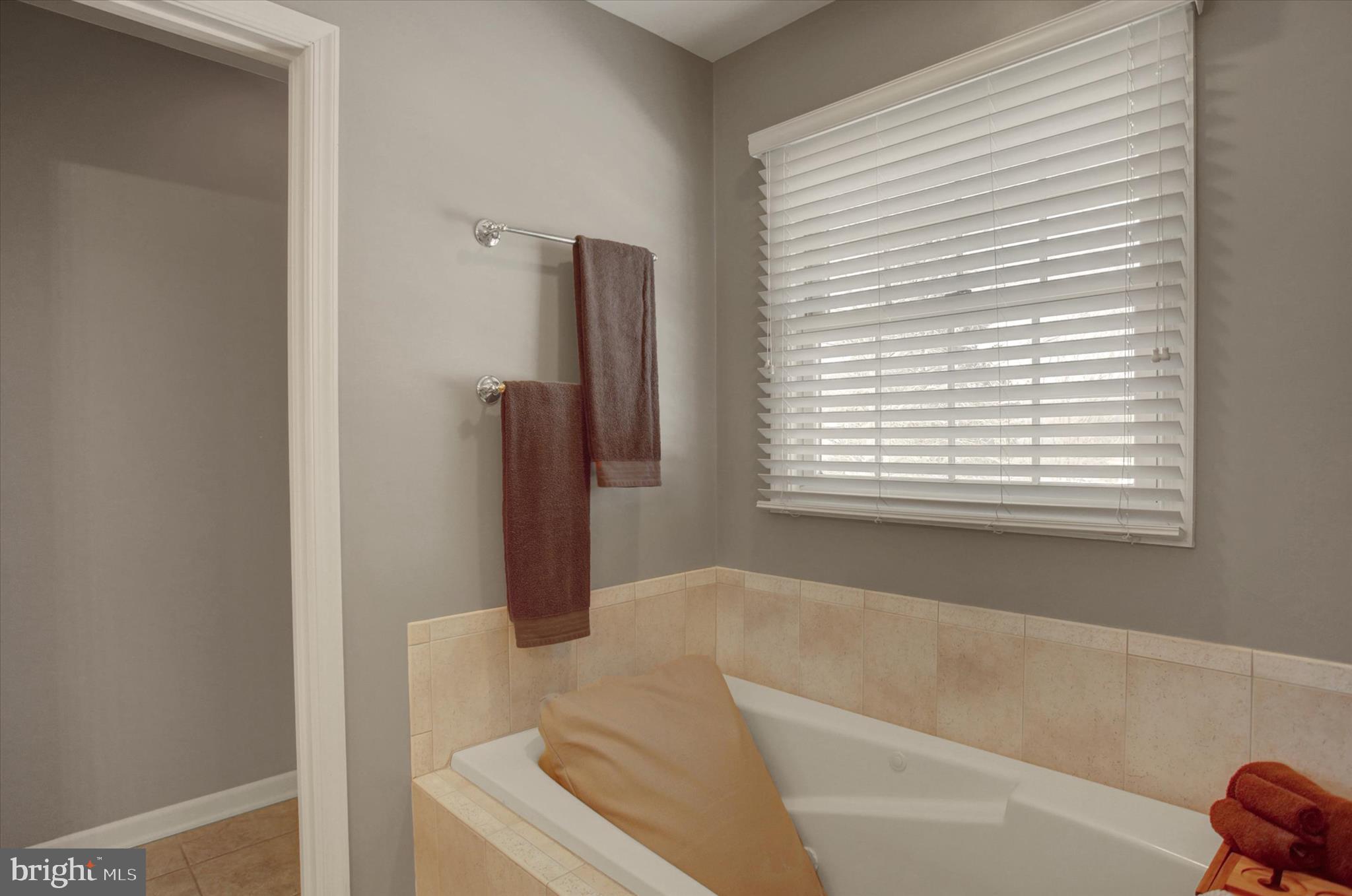 MEADOWBROOK FARMS - Residential